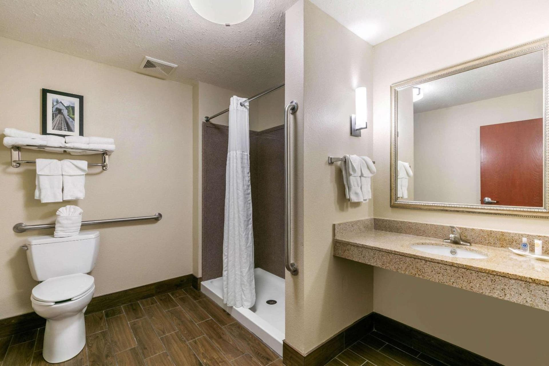 Comfort Suites Hopkinsville near Fort Campbell gallery photo in Hopkinsville, KY — image 7