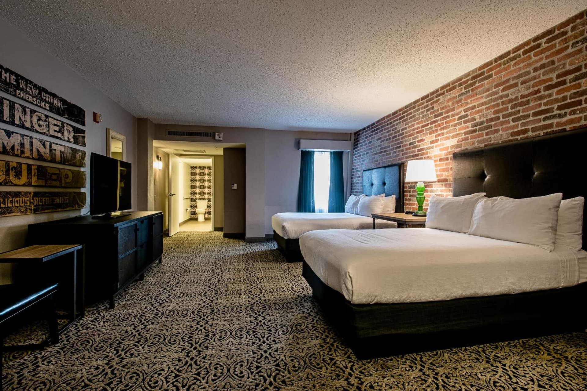 Holiday Inn Hotel French Quarter-Chateau Lemoyne by IHG interior in New Orleans, LA — gallery photo 2