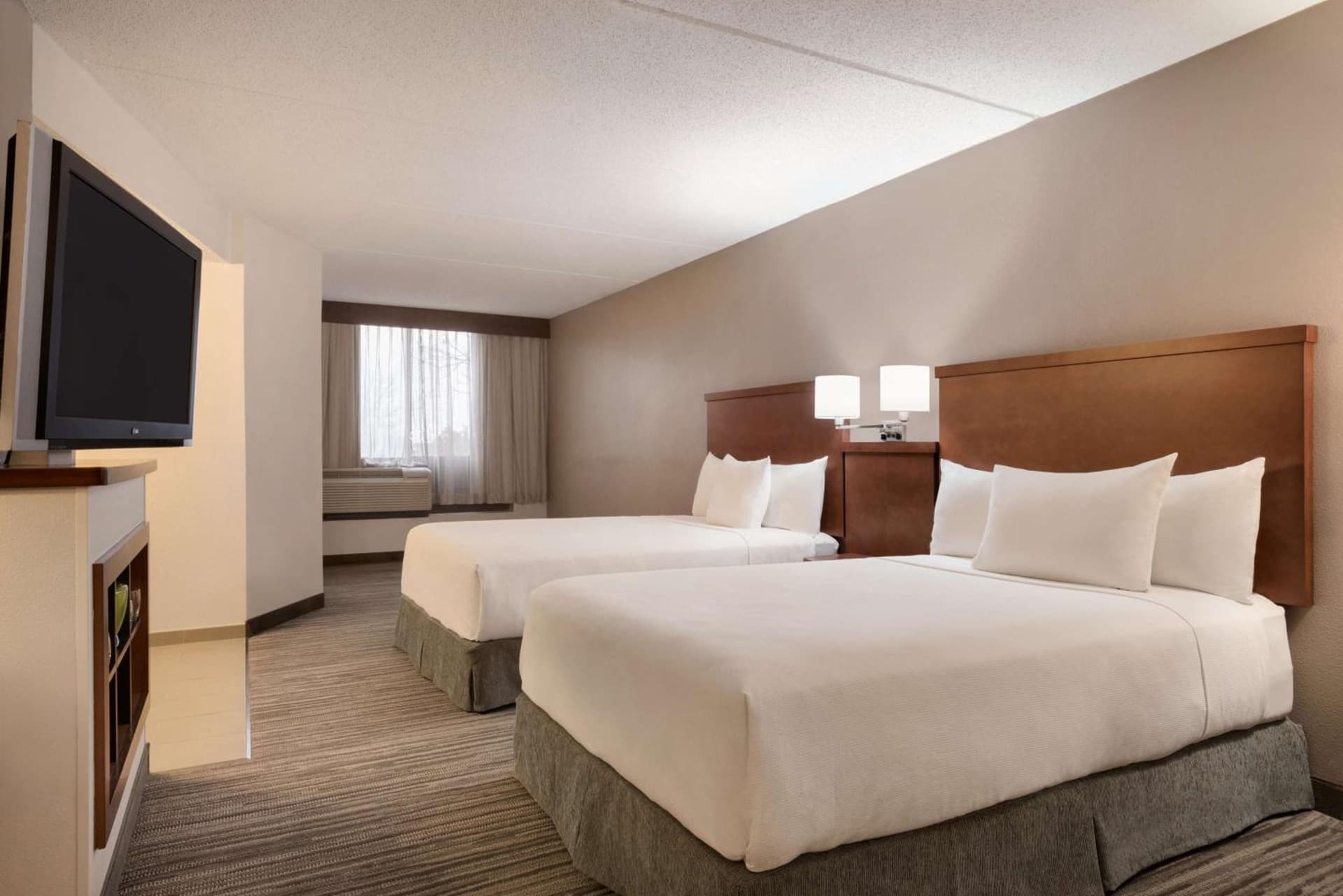 Hyatt Place Chicago Schaumburg interior in Schaumburg, IL — gallery photo 2