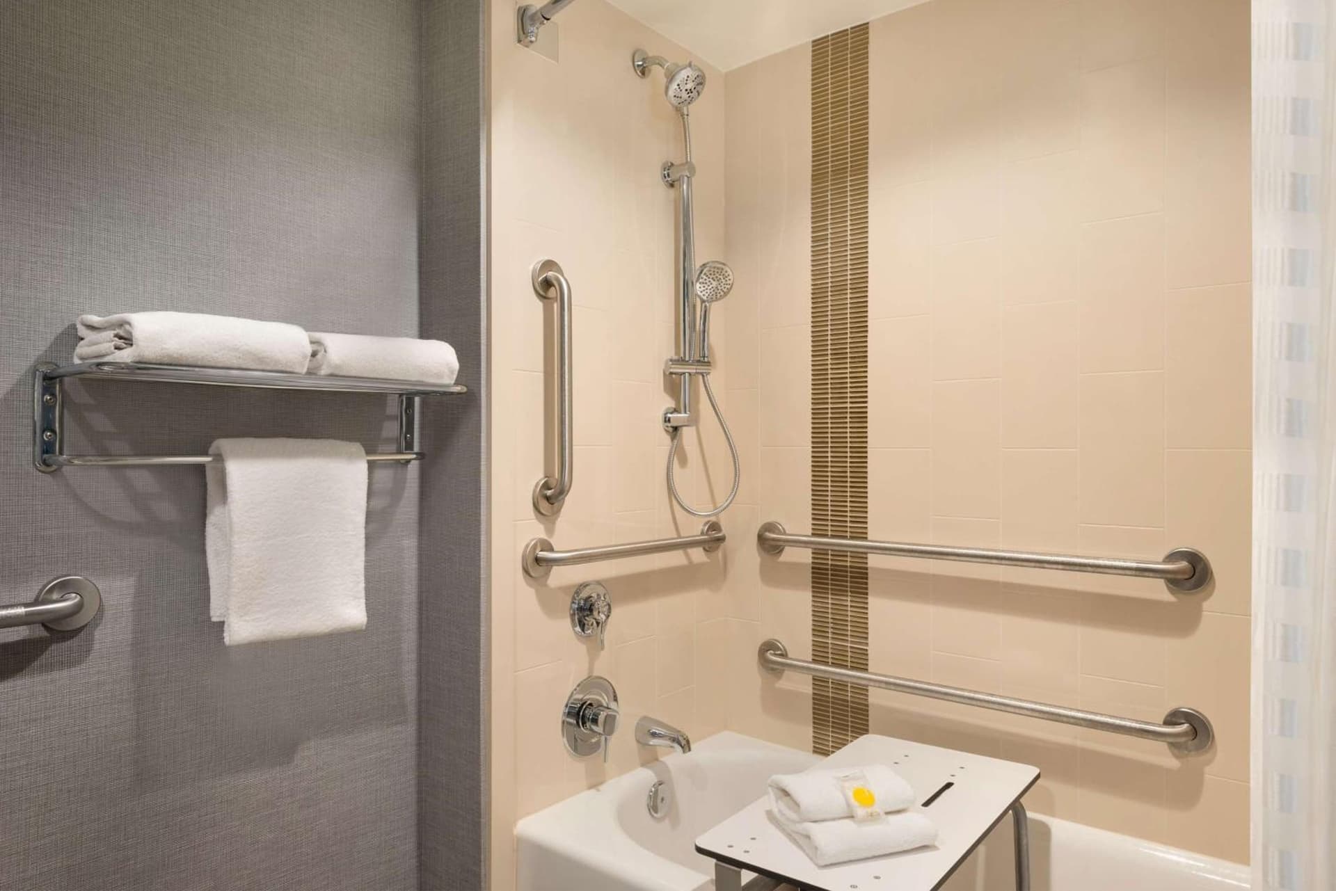 Hyatt Place Chicago Schaumburg gallery photo in Schaumburg, IL — image 21