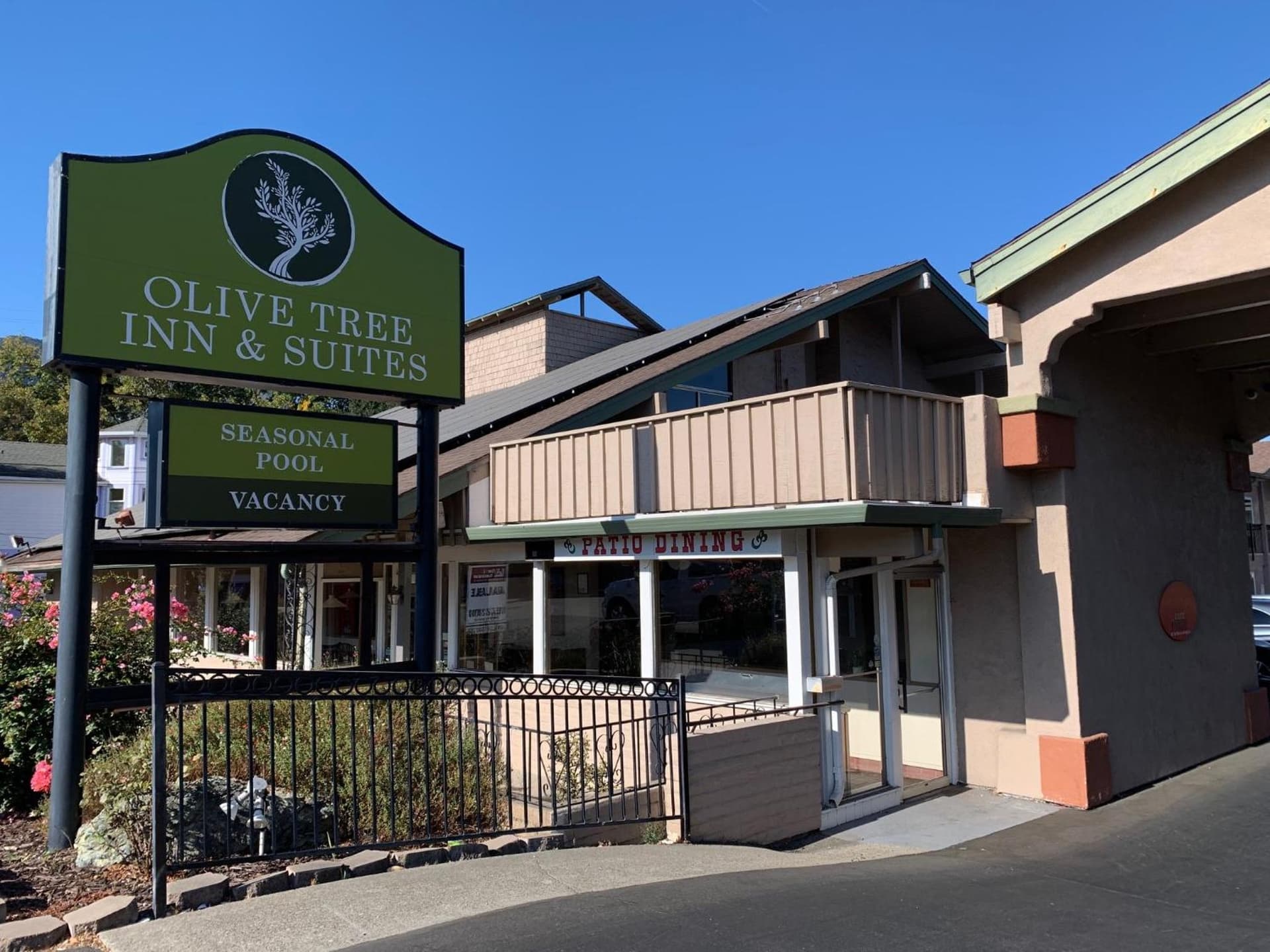 Olive Tree Inn & Suites, a Howard Johnson by Wyndham property views in San Luis Obispo, CA — gallery photo 3