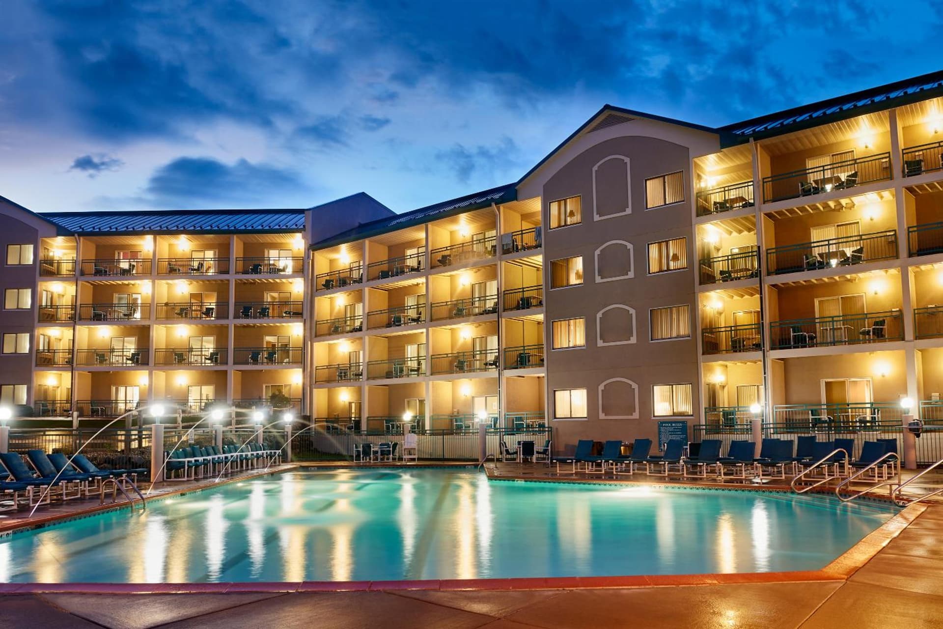 The Cove of Lake Geneva featured exterior or lobby in Lake Geneva, WI — similar hotel