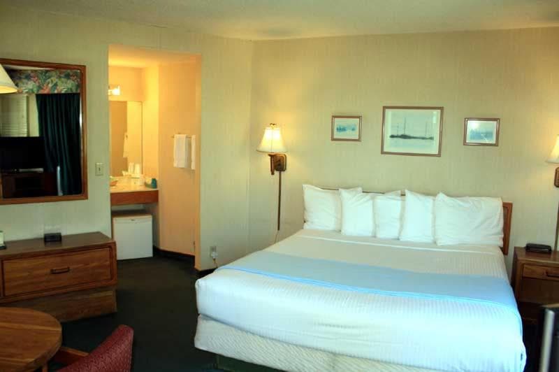 Cabrillo Inn at the Beach interior in Santa Barbara, CA — gallery photo 2