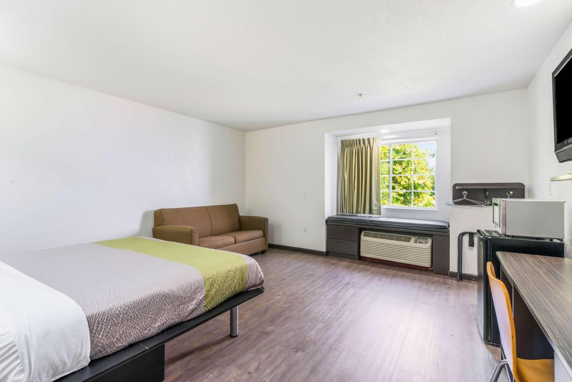 Motel 6-Gastonia Charlotte I-85 gallery photo in Gastonia, NC — image 27