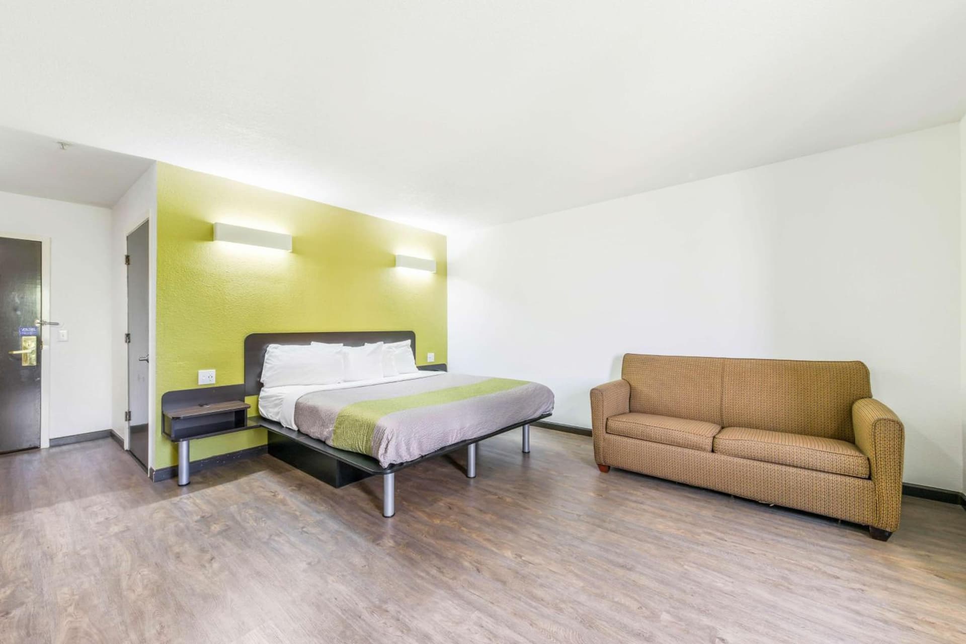 Motel 6-Gastonia Charlotte I-85 gallery photo in Gastonia, NC — image 12