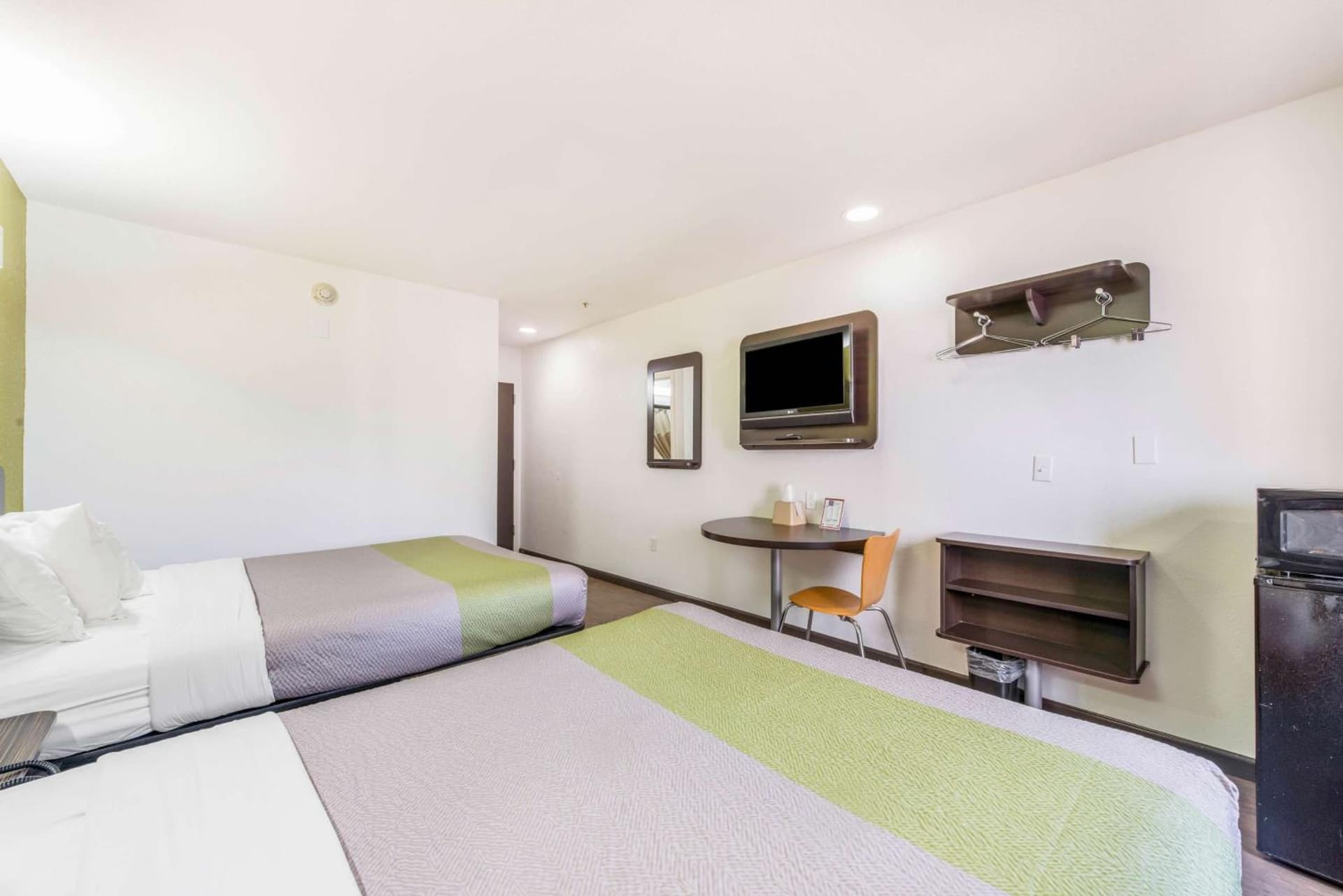 Motel 6-Gastonia Charlotte I-85 gallery photo in Gastonia, NC — image 34