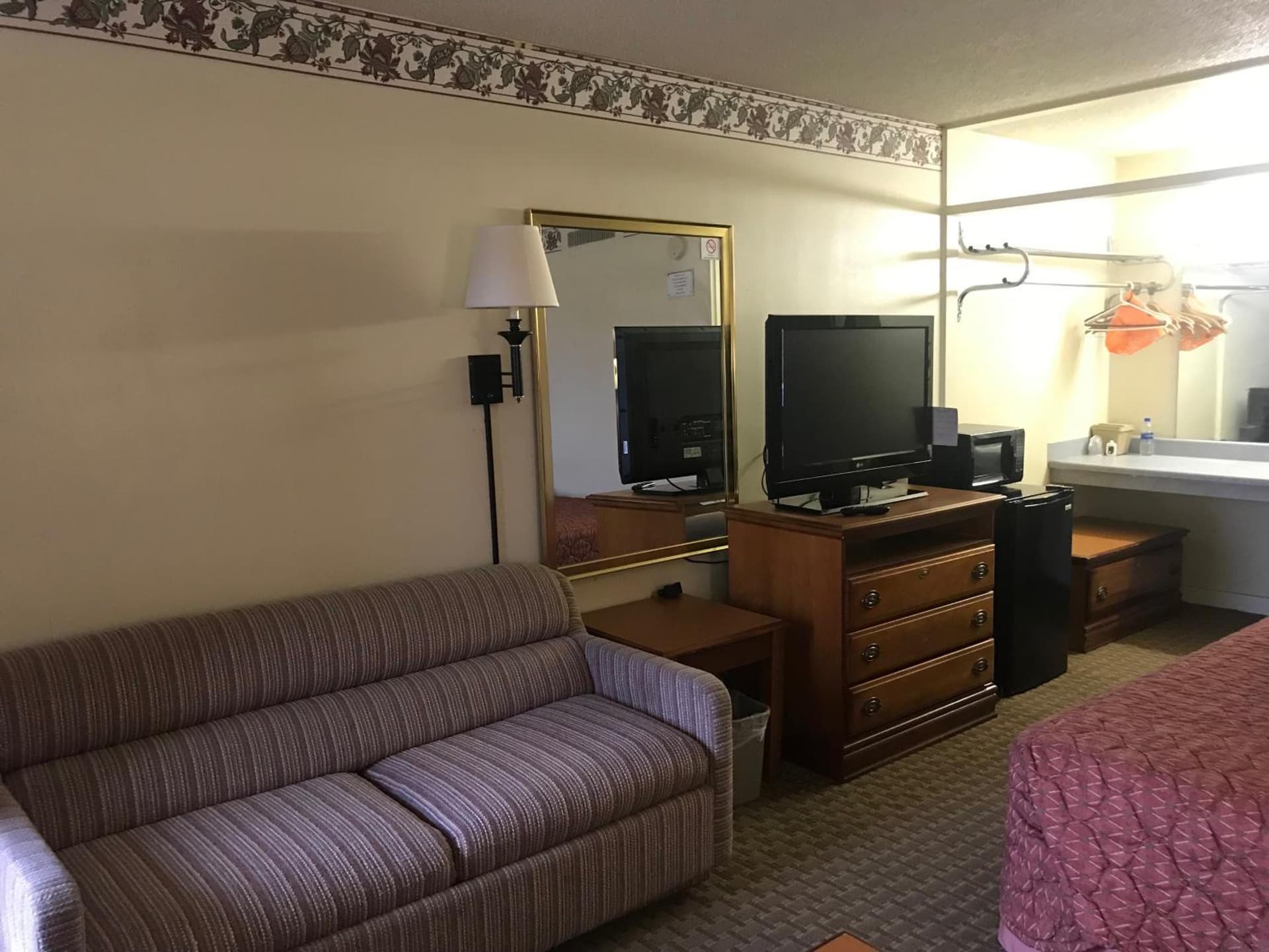 Tyler Inn & Suites property views in Tyler, TX — gallery photo 3