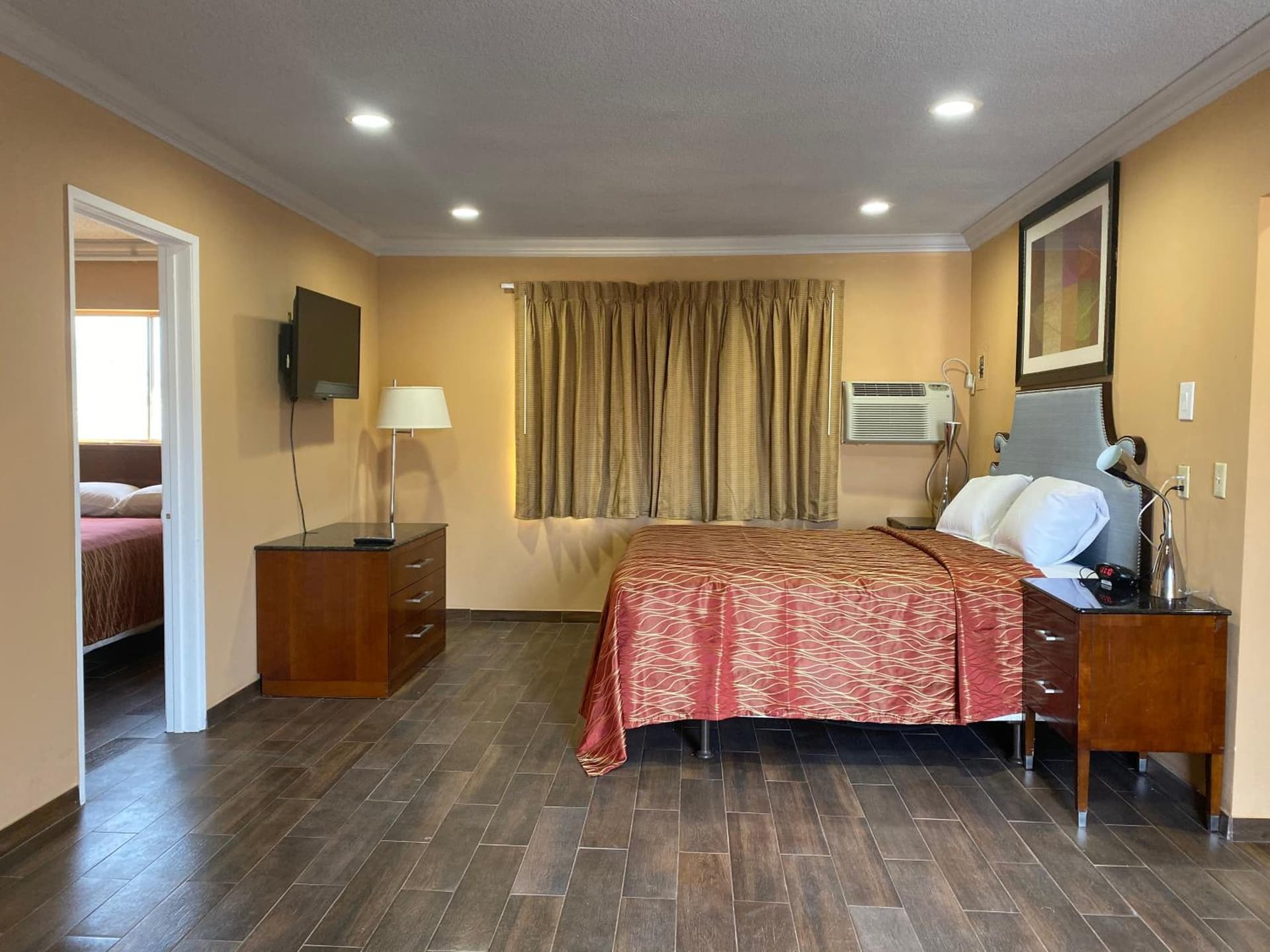Villa Park Motel gallery photo in Orange, CA — image 32