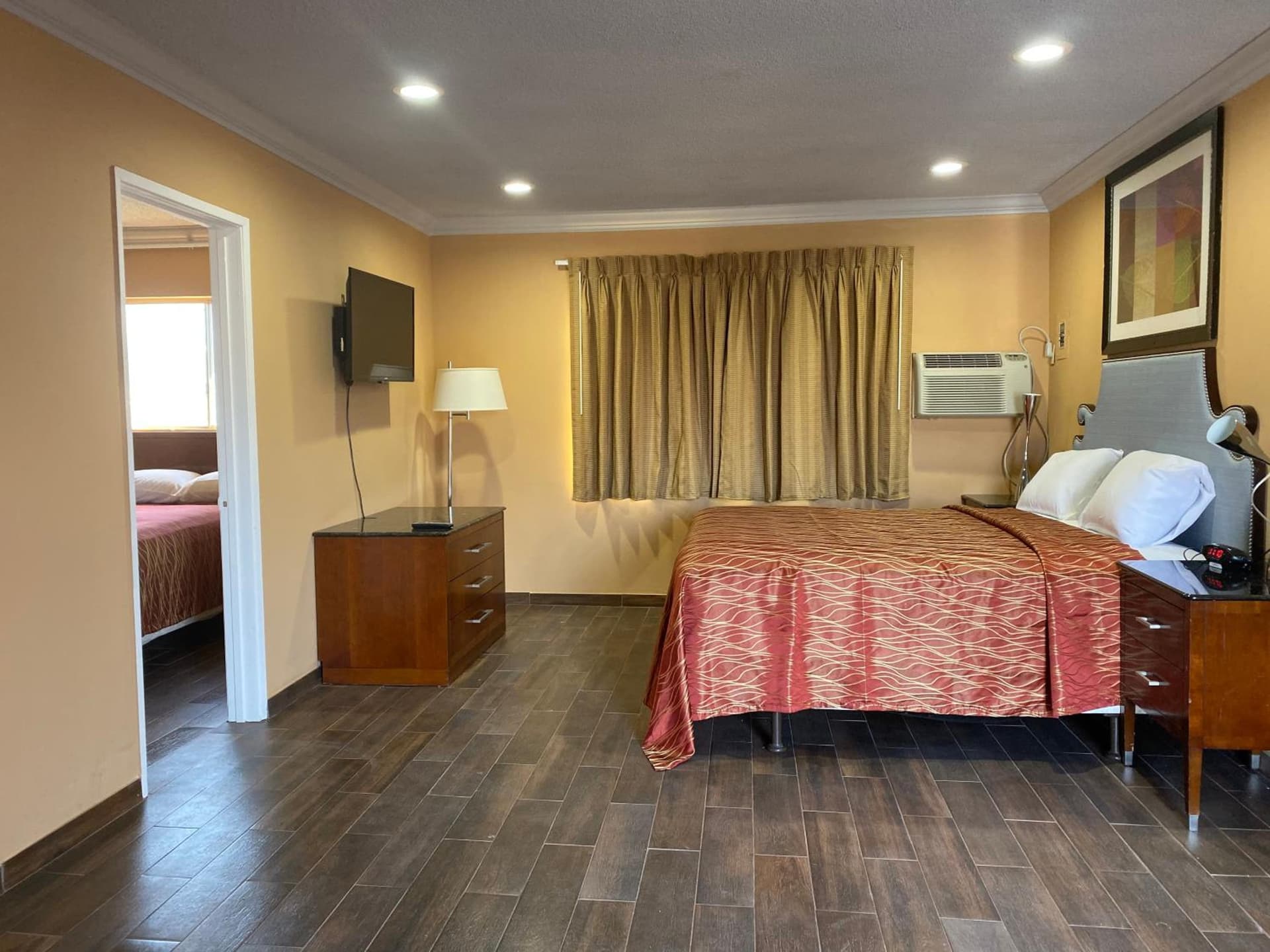 Villa Park Motel gallery photo in Orange, CA — image 12