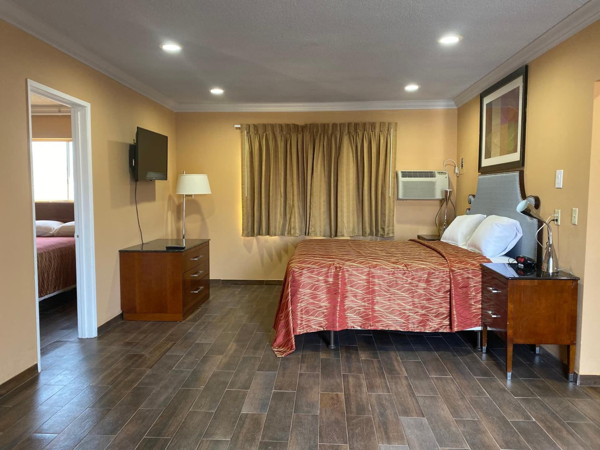 Villa Park Motel property views in Orange, CA — gallery photo 3