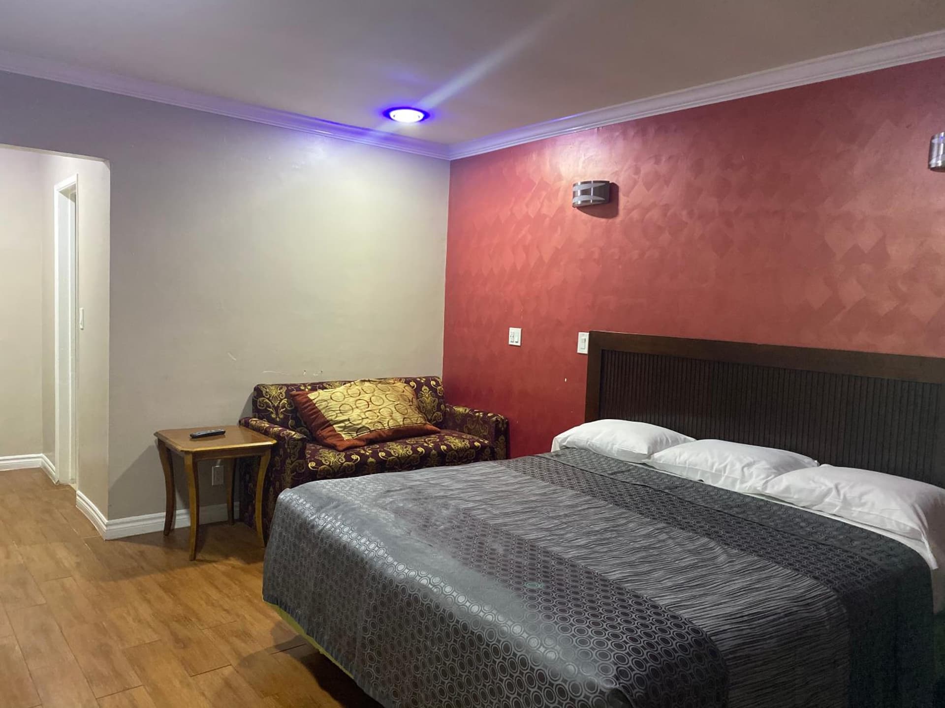 Villa Park Motel gallery photo in Orange, CA — image 43