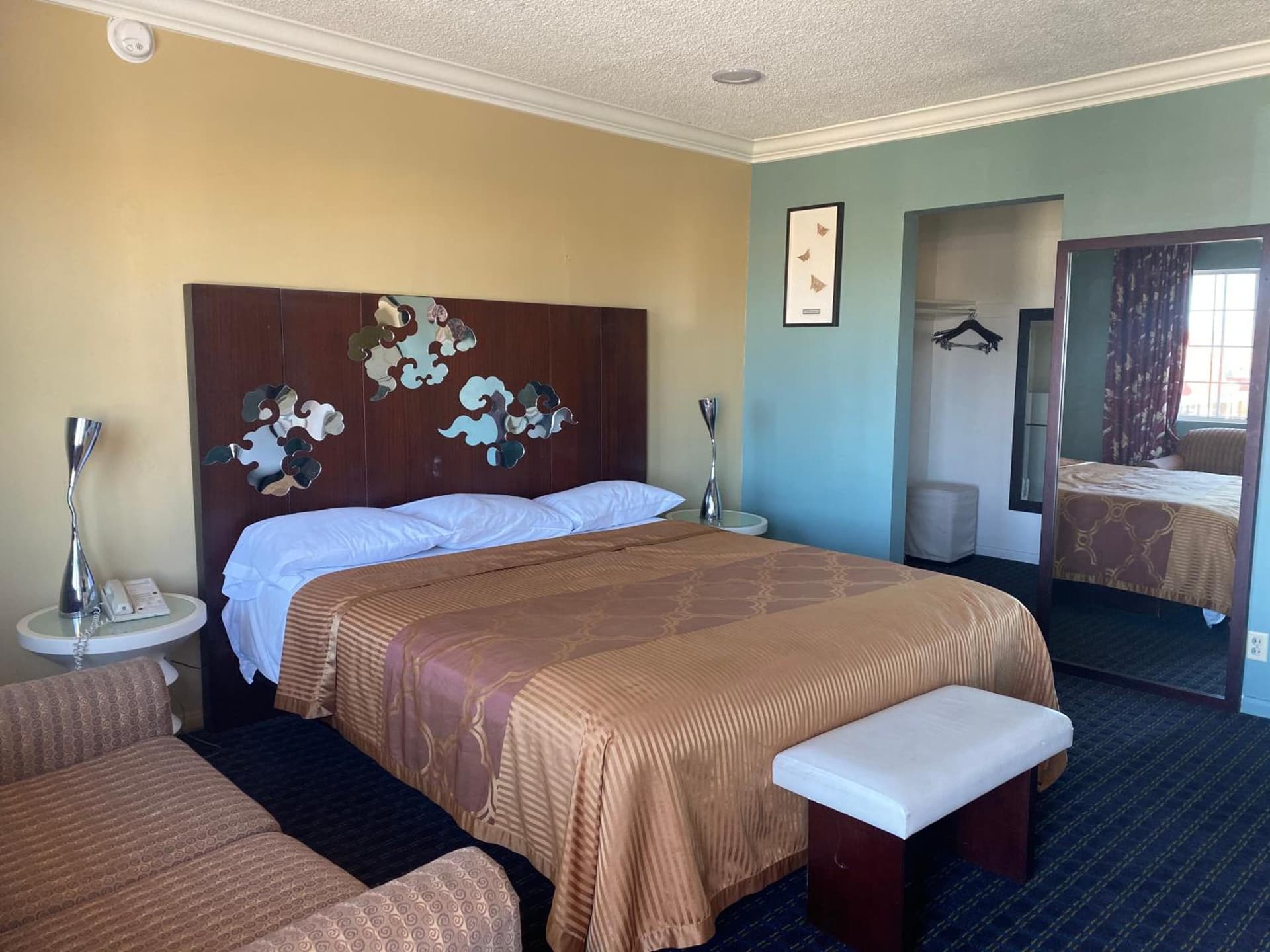 Villa Park Motel gallery photo in Orange, CA — image 15