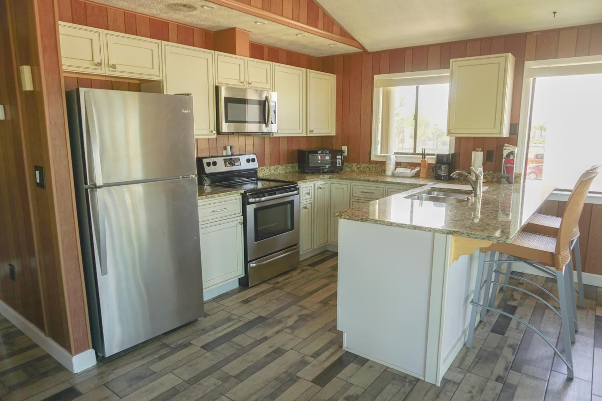 Oceanview Lodge interior in St. Augustine, FL — gallery photo 2