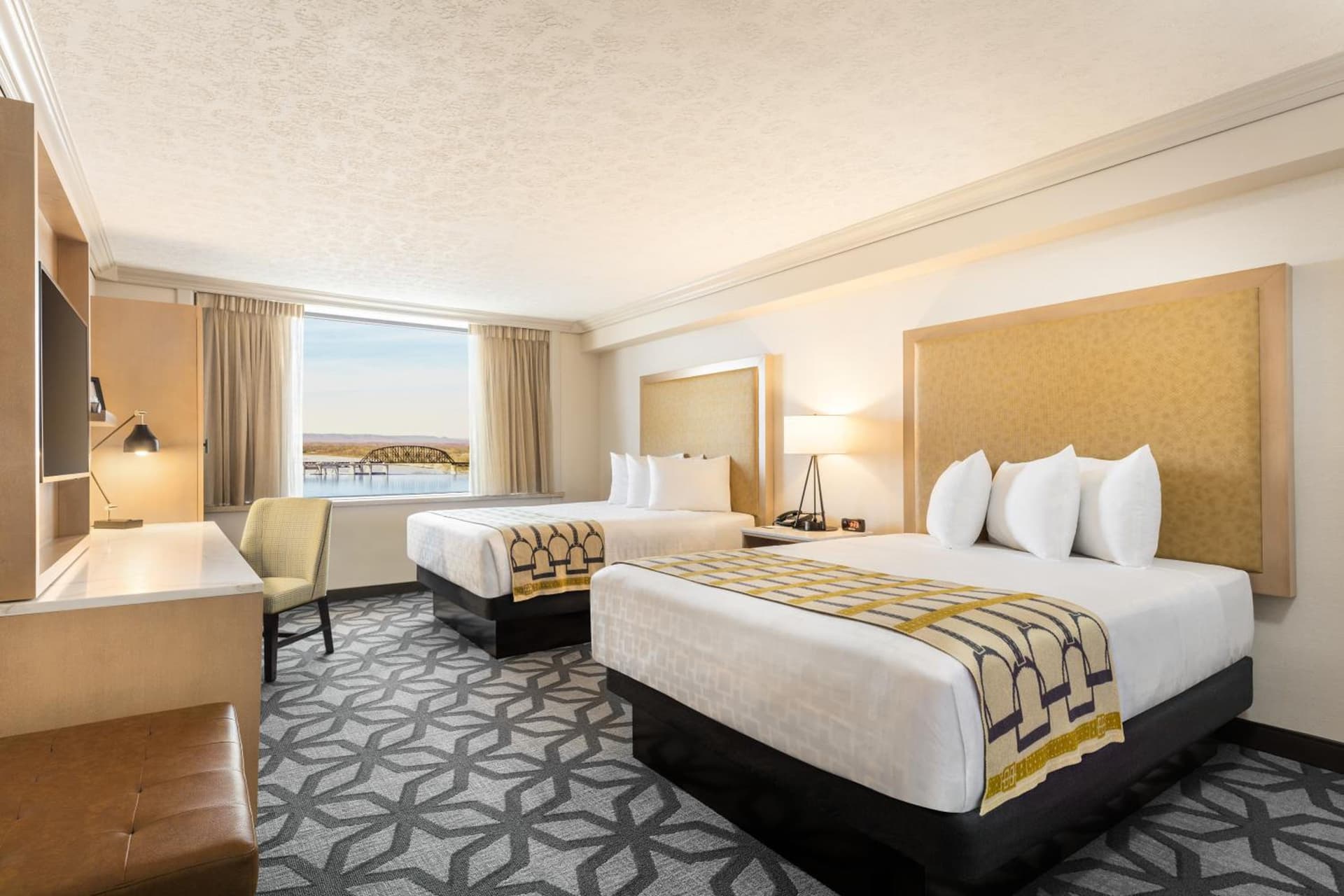 Galt House Hotel, A Trademark Collection Hotel interior in Louisville, KY — gallery photo 2