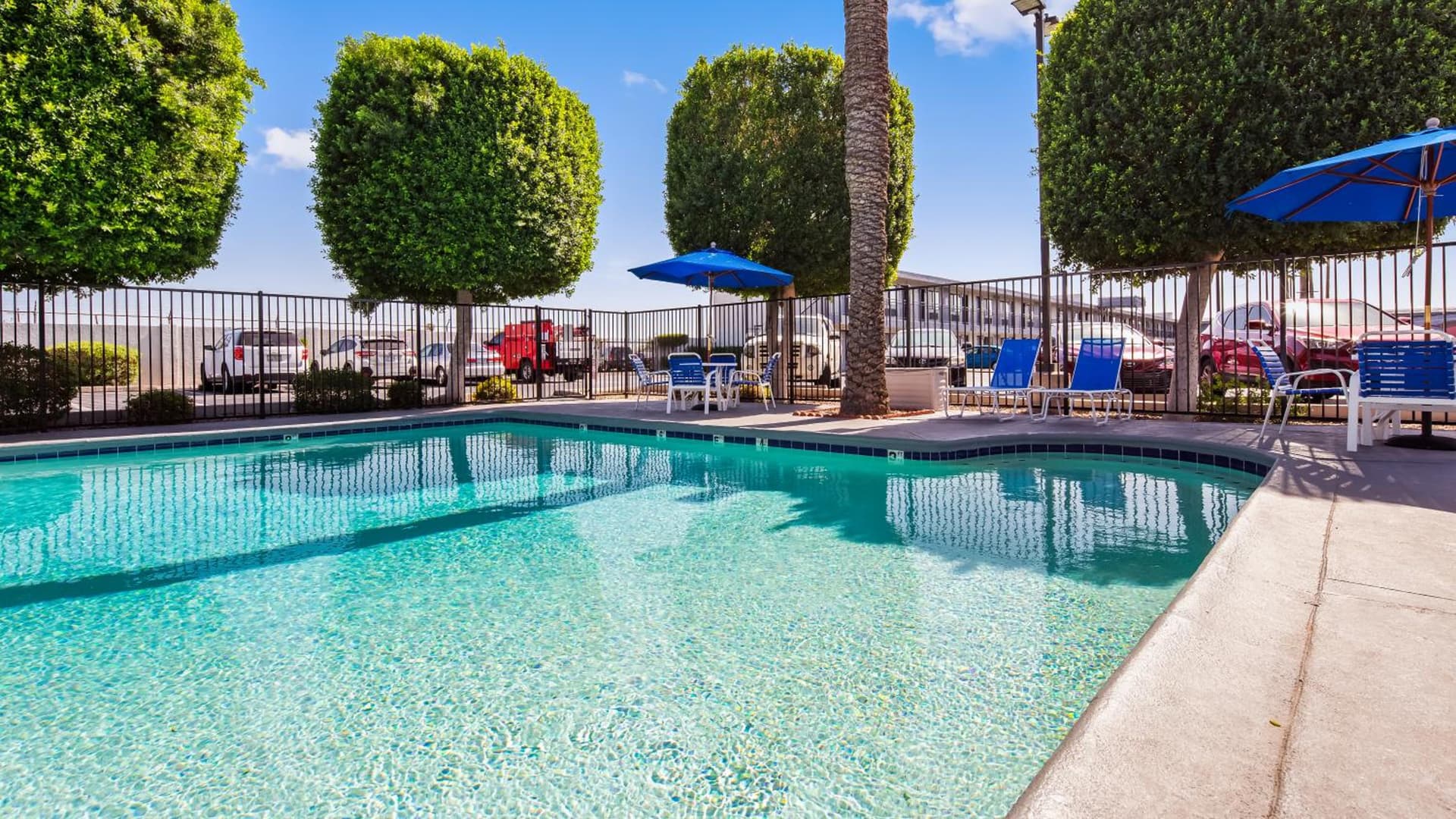 SureStay Hotel by Best Western Phoenix Airport gallery photo in Phoenix, AZ — image 81