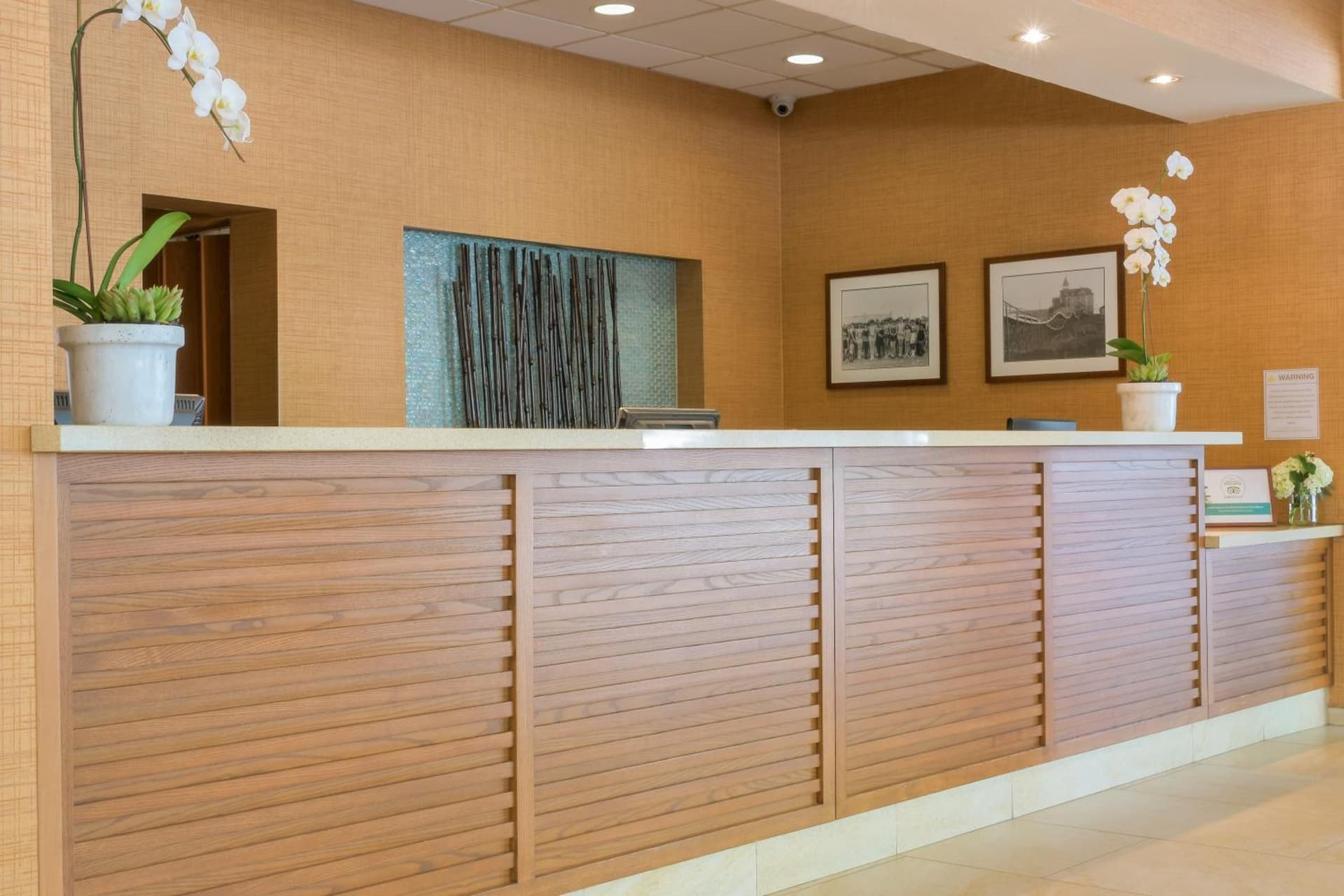 Gateway Hotel Santa Monica property views in Los Angeles, CA — gallery photo 3