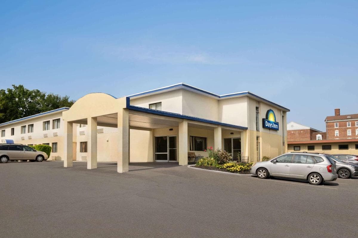 Days Inn by Wyndham Auburn/Finger Lakes Region property views in Auburn, NY — gallery photo 3