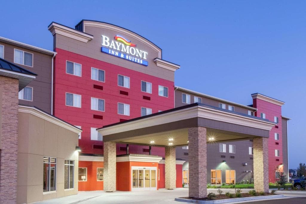 Baymont by Wyndham Grand Forks interior in Grand Forks, ND — gallery photo 2