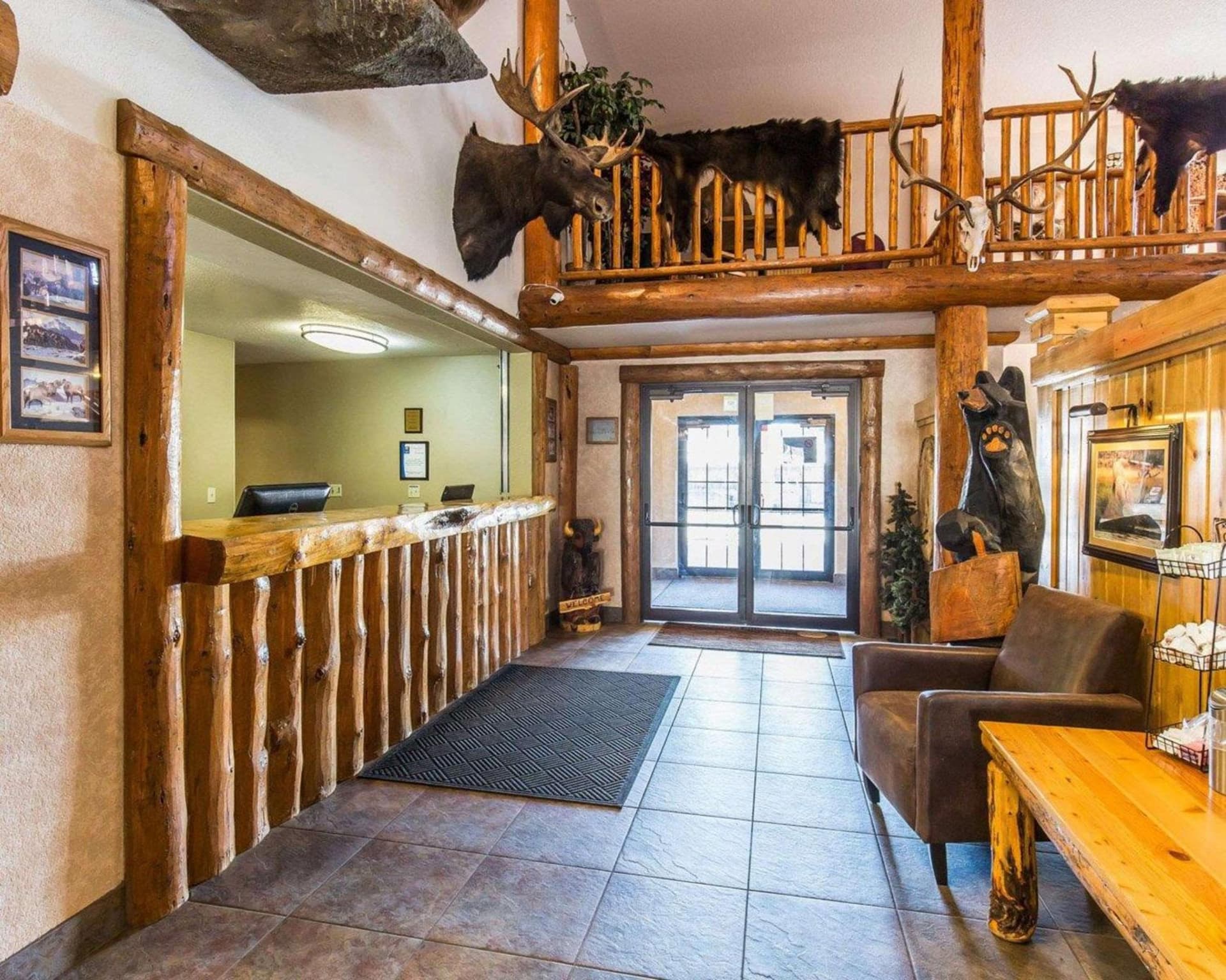 The Antler Lodge - Gardiner interior in Gardiner, MT — gallery photo 2
