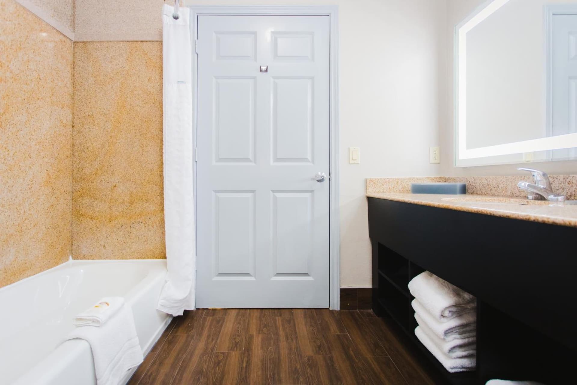 Palacio Royale Inn Signature Katy gallery photo in Katy, TX — image 24