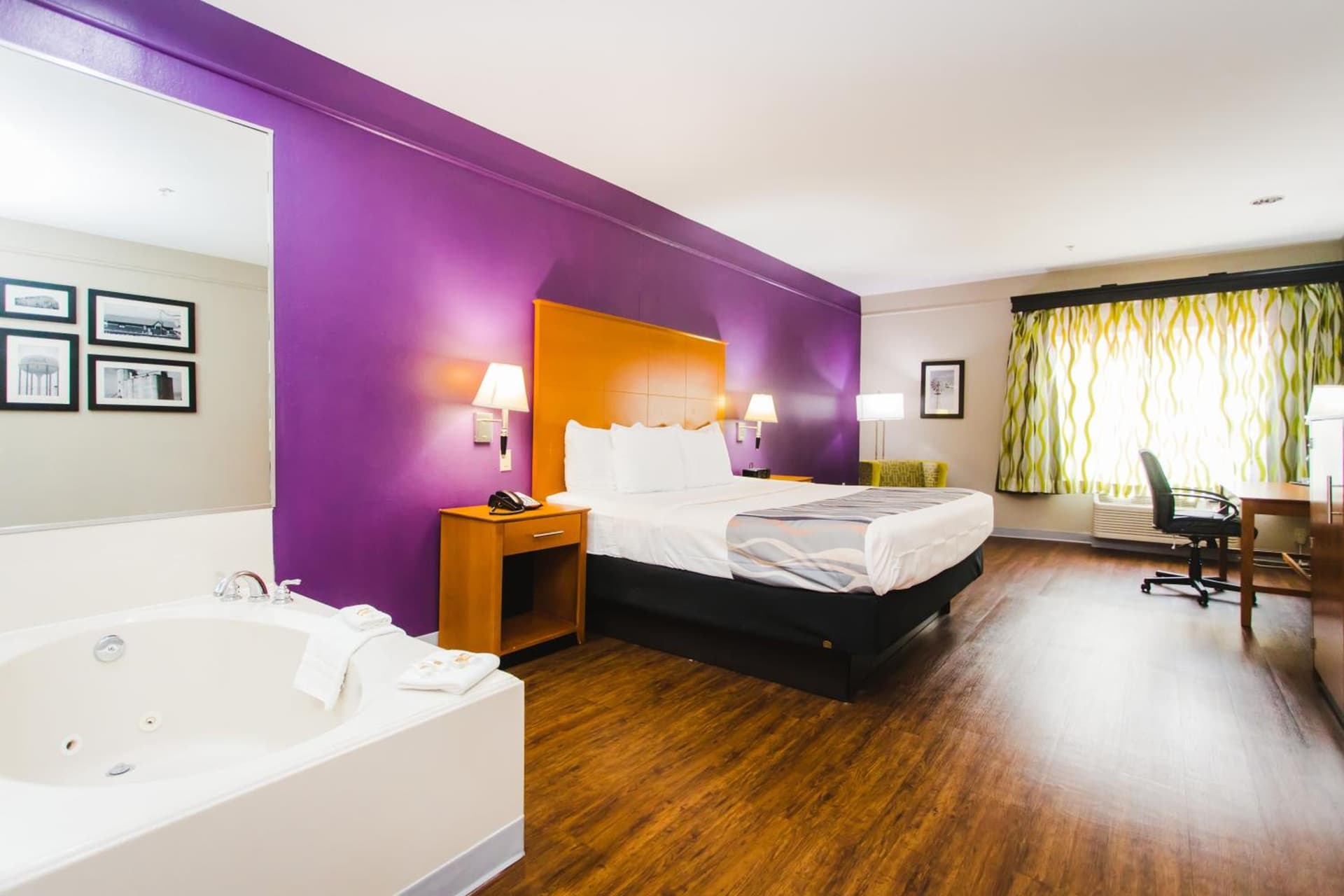 Palacio Royale Inn Signature Katy gallery photo in Katy, TX — image 11