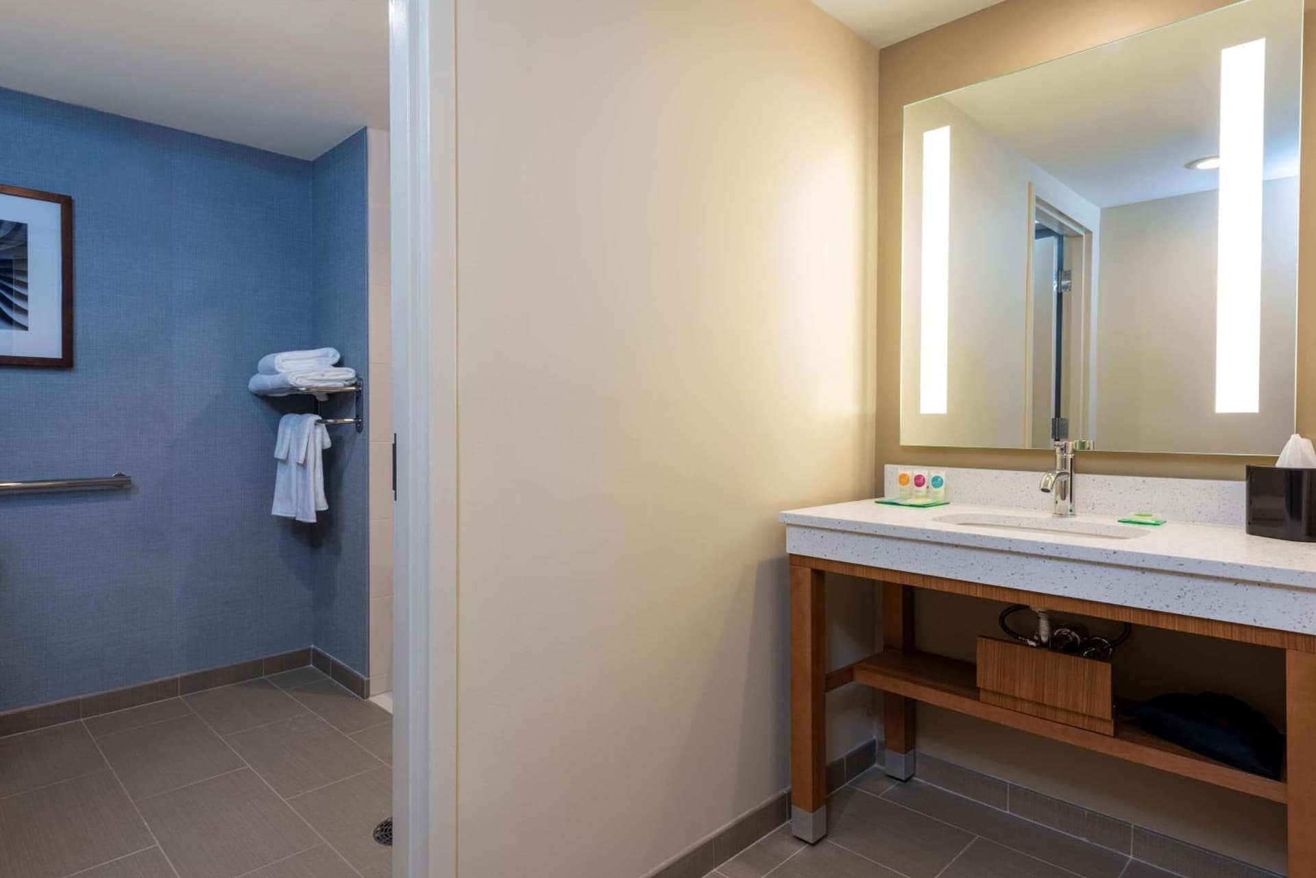 Hyatt Place Flint/Grand Blanc interior in Flint, MI — gallery photo 2