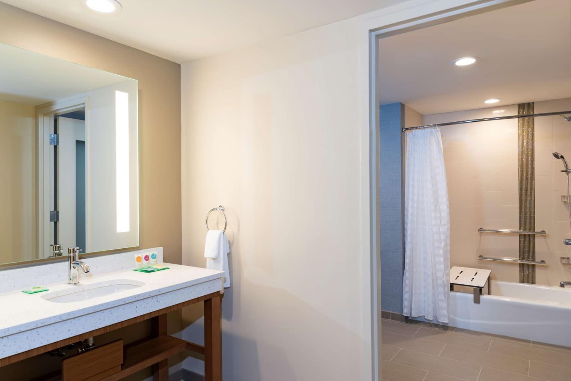 Hyatt Place Flint/Grand Blanc gallery photo in Flint, MI — image 12