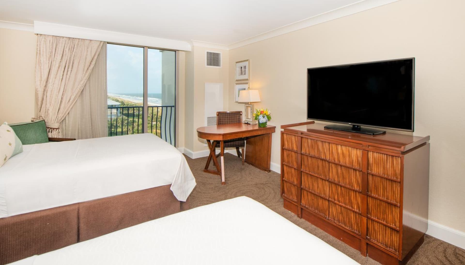 Dune House Hotel & Spa property views in Atlantic Beach, FL — gallery photo 3