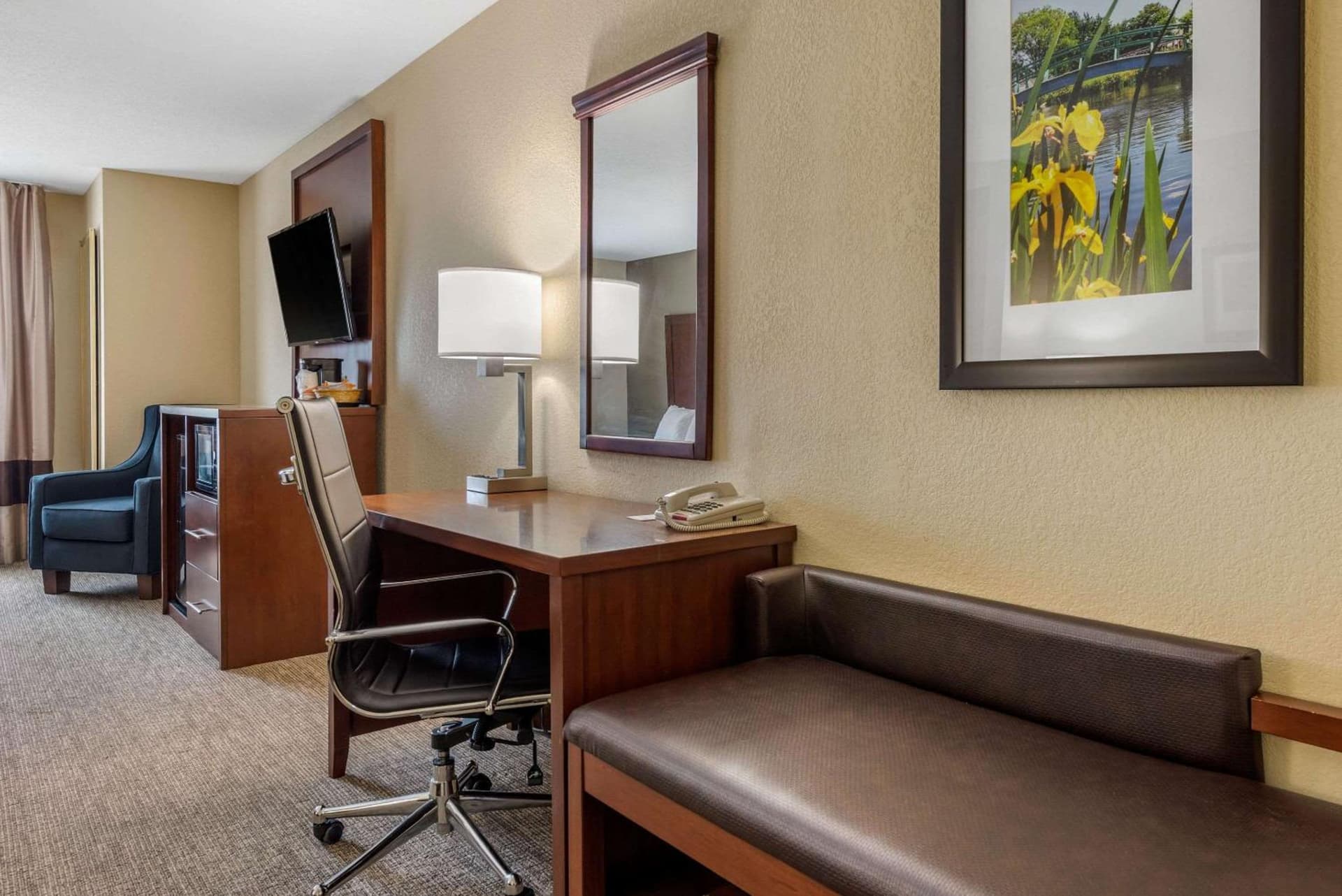 Comfort Suites Dayton-Wright Patterson gallery photo in Dayton, OH — image 16