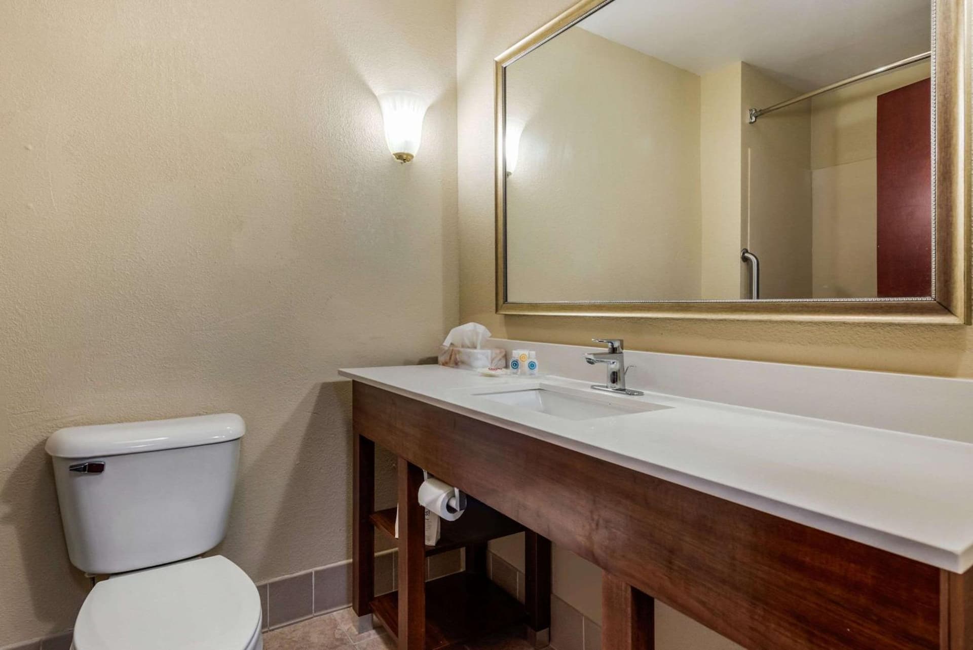 Comfort Suites Dayton-Wright Patterson gallery photo in Dayton, OH — image 24
