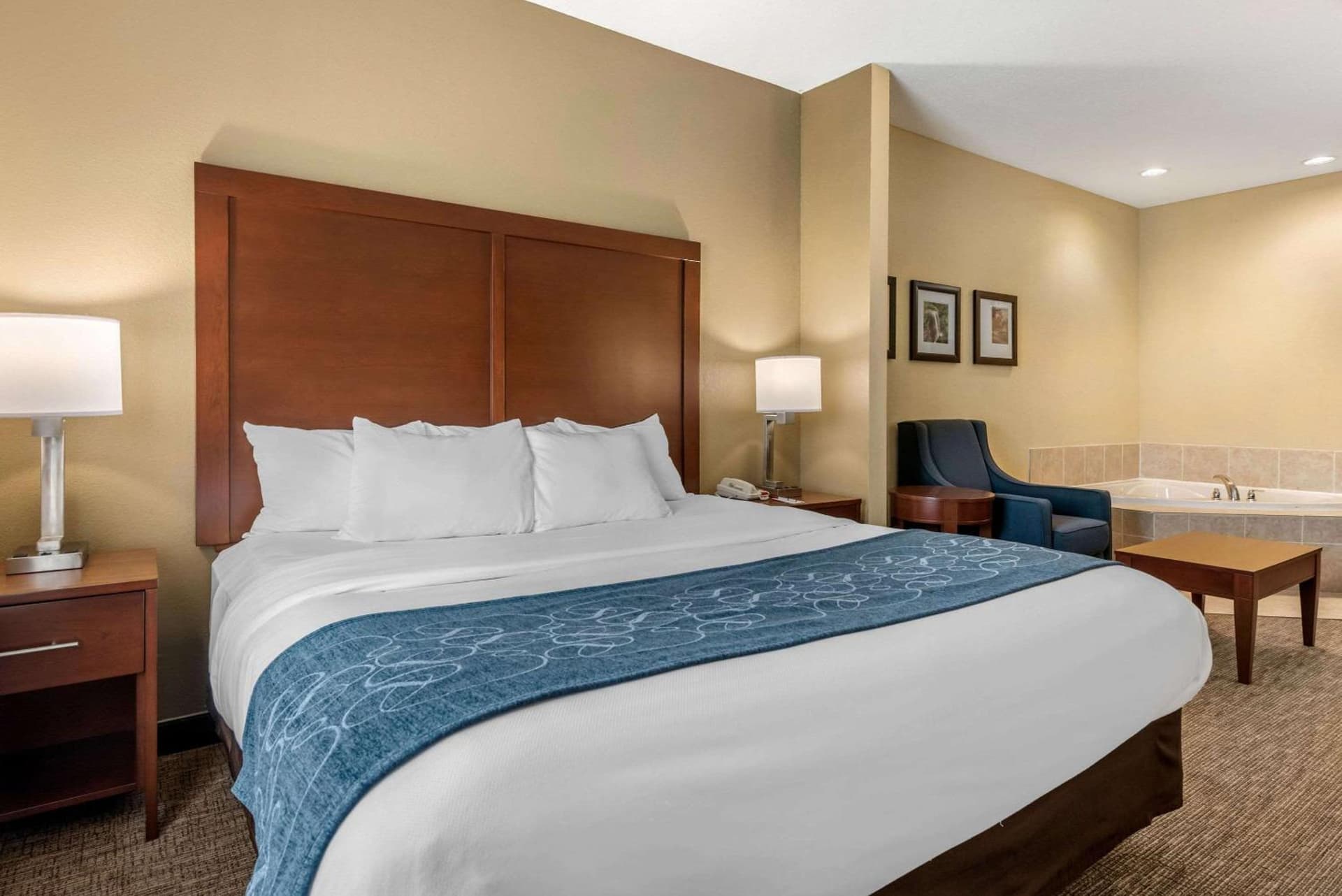 Comfort Suites Dayton-Wright Patterson gallery photo in Dayton, OH — image 11