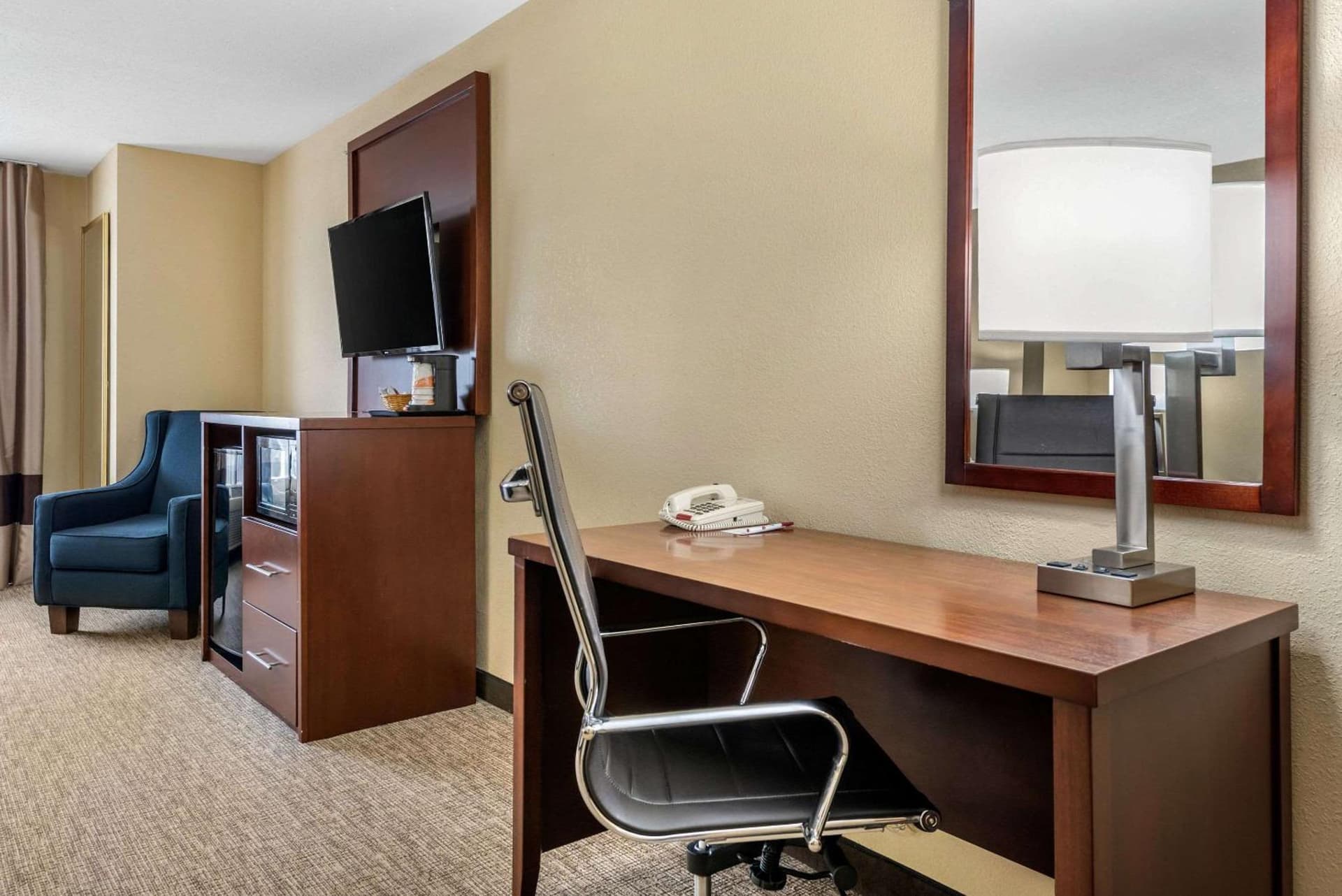 Comfort Suites Dayton-Wright Patterson gallery photo in Dayton, OH — image 26