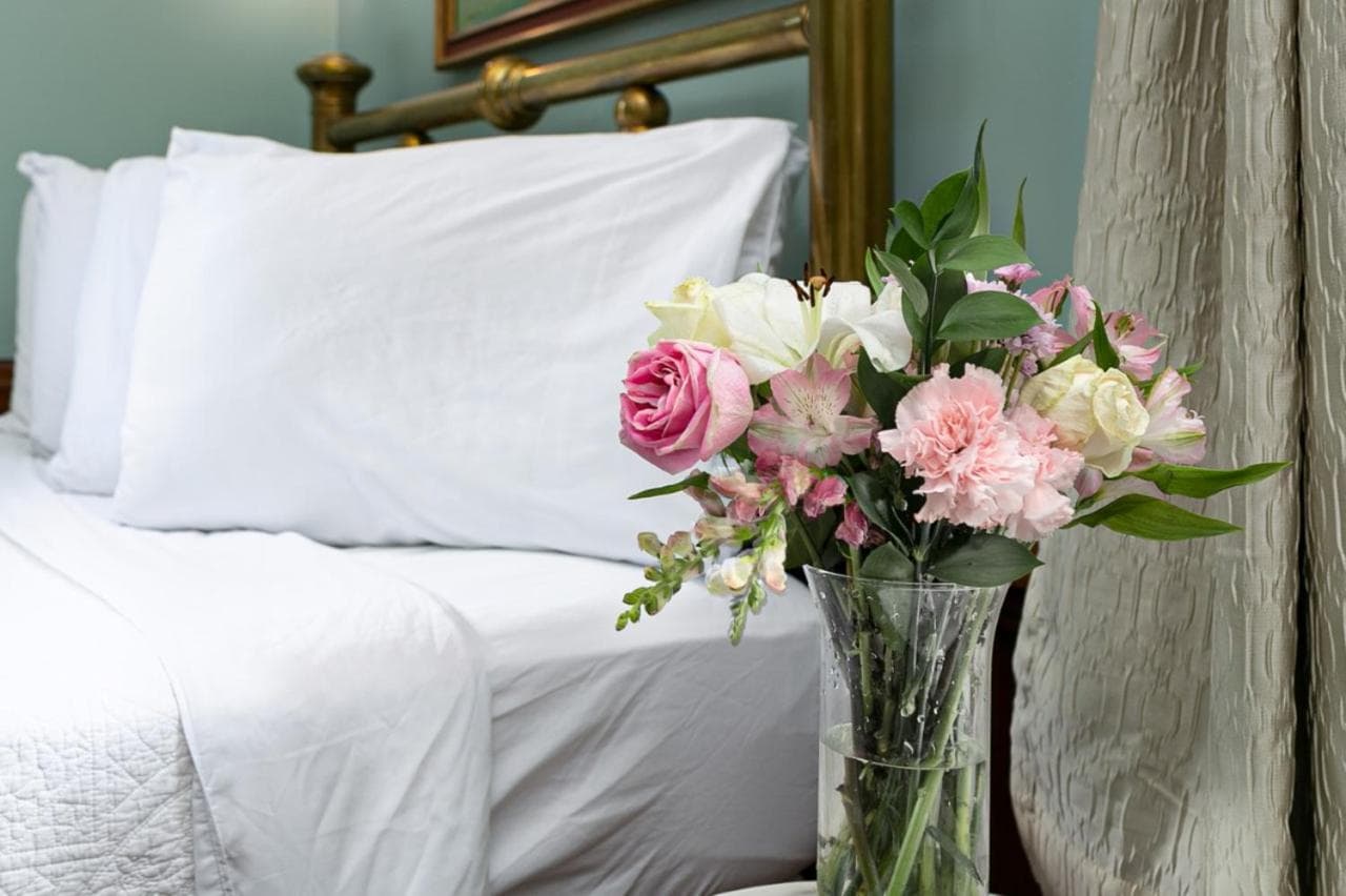 Cedar Crest Inn interior in Asheville, NC — gallery photo 2