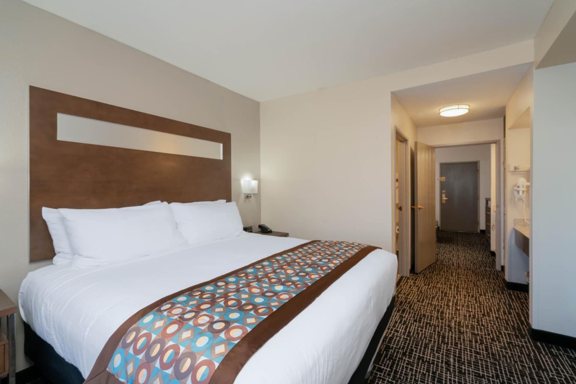 Wingate by Wyndham Memphis East property views in Memphis, TN — gallery photo 3