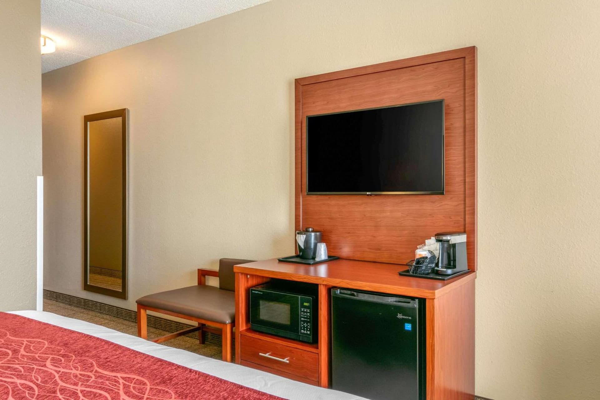 Comfort Inn & Suites Nashville Franklin Cool Springs property views in Franklin, TN — gallery photo 3