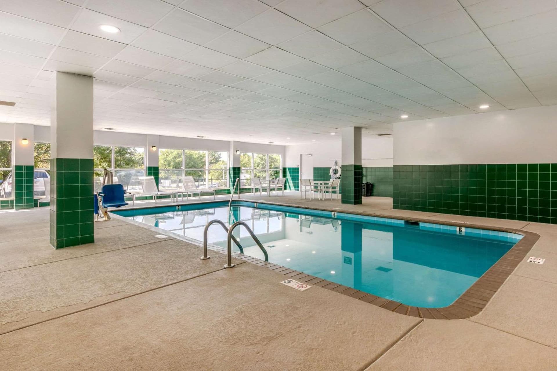 Comfort Inn & Suites Nashville Franklin Cool Springs gallery photo in Franklin, TN — image 30