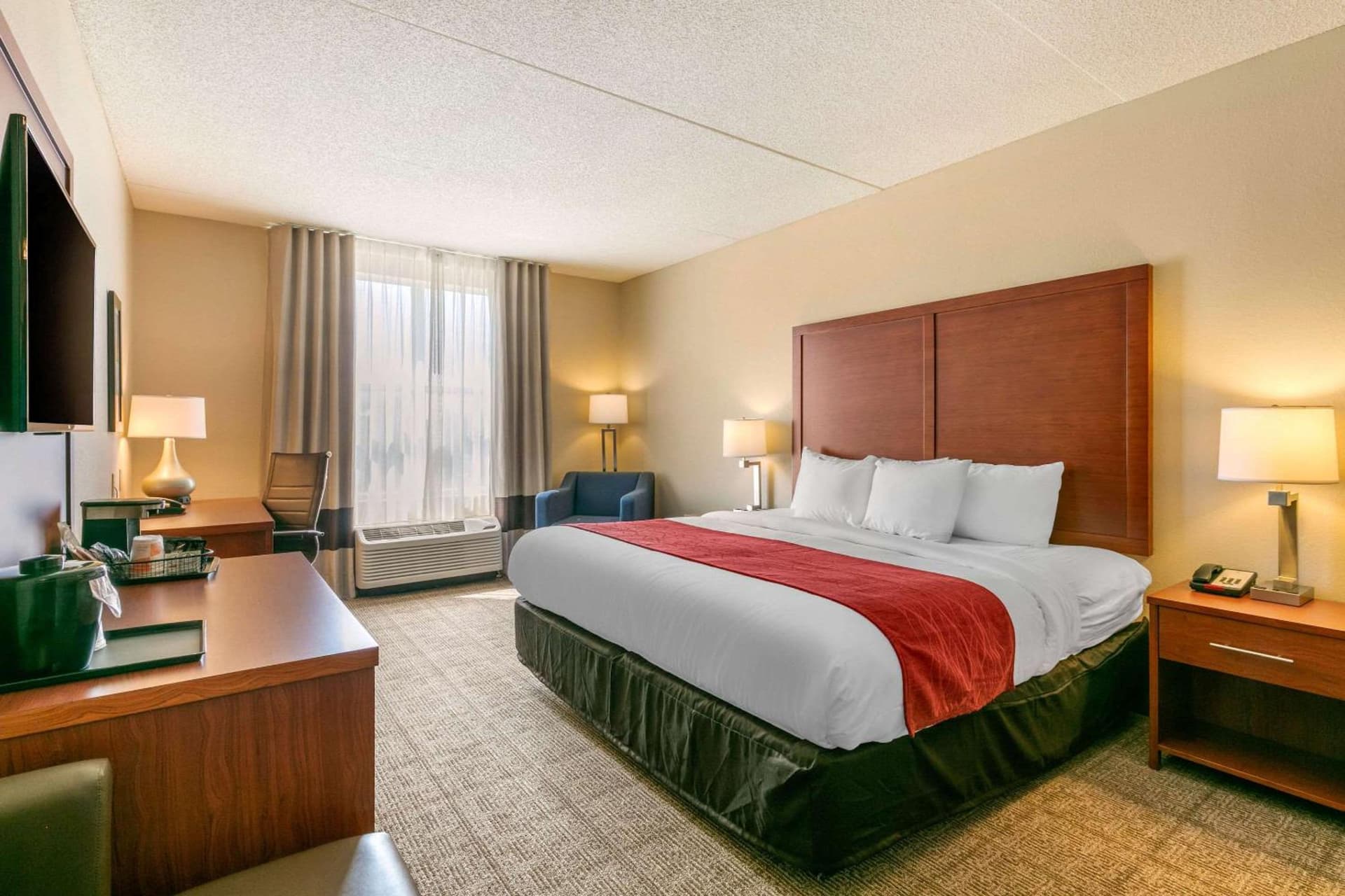 Comfort Inn & Suites Nashville Franklin Cool Springs interior in Franklin, TN — gallery photo 2