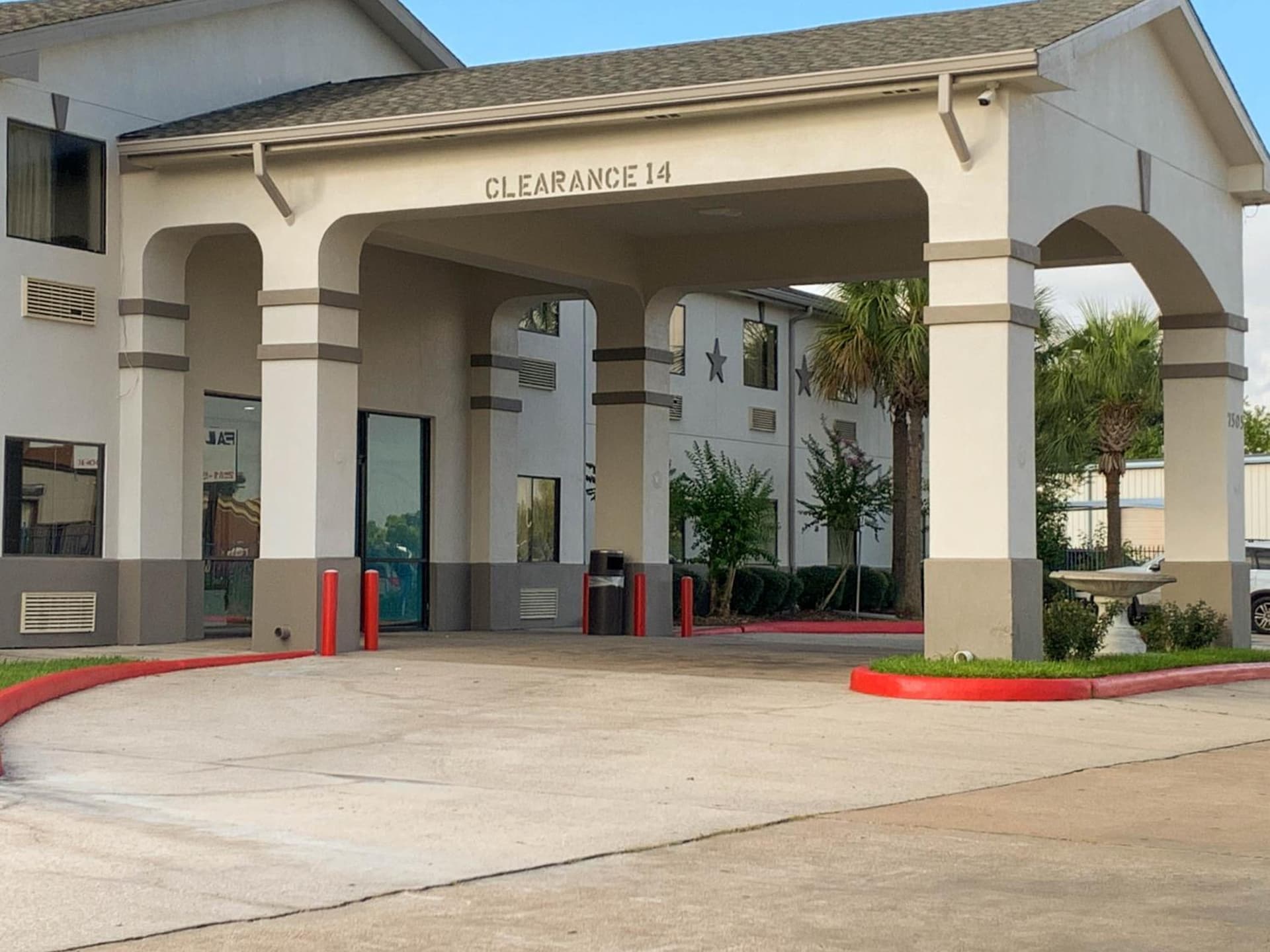 Motel 6 Houston, TX - Hwy 249 and Fallbrook interior in Houston, TX — gallery photo 2