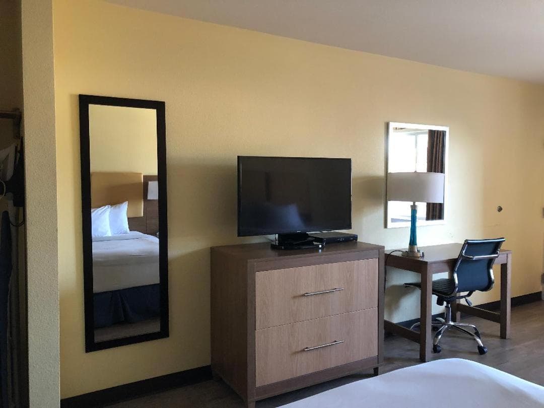 Days Inn by Wyndham Hayward Airport gallery photo in Hayward, CA — image 6