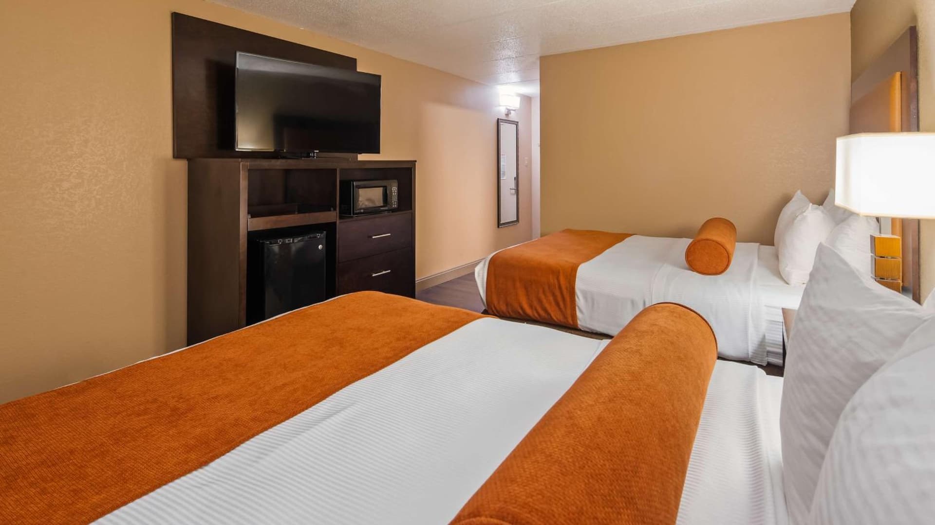 Best Western Crossroads of the Bluffs property views in Council Bluffs, IA — gallery photo 3