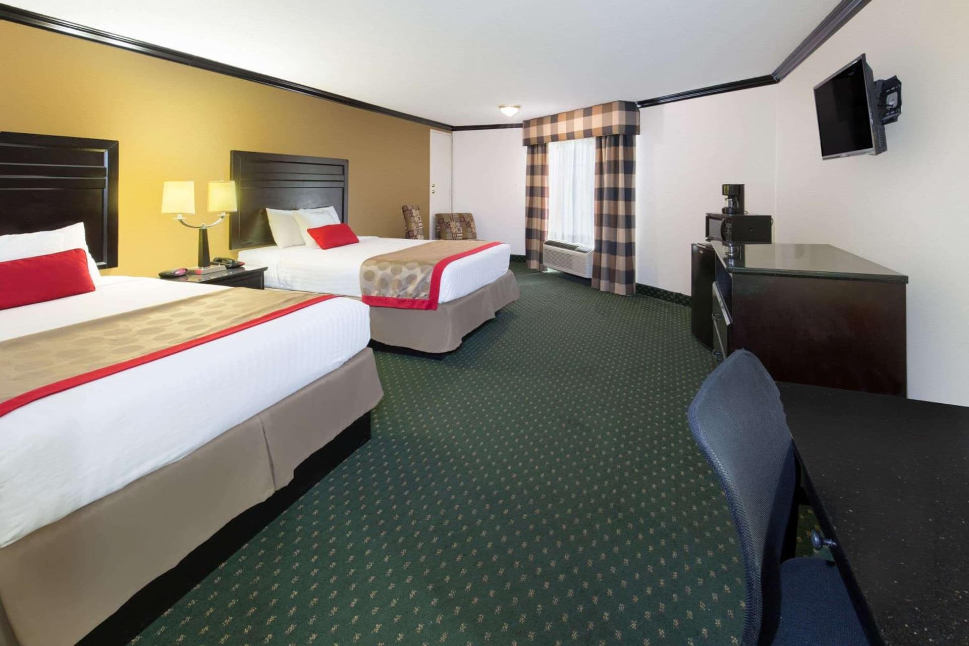 Ramada by Wyndham Ontario Airport & Convention Center gallery photo in Ontario, CA — image 8