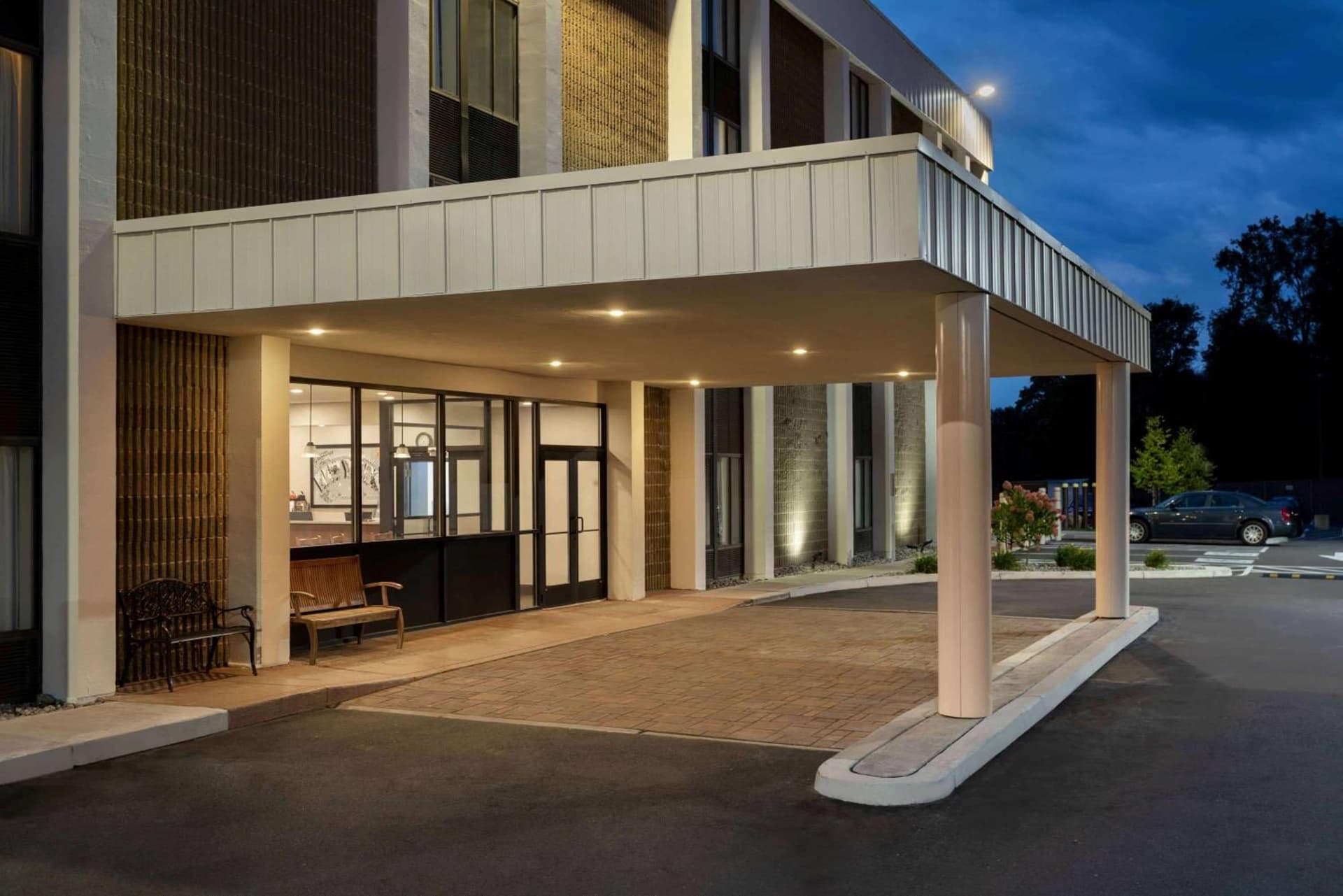 Super 8 by Wyndham Liverpool/Syracuse North Airport property views in Liverpool, NY — gallery photo 3