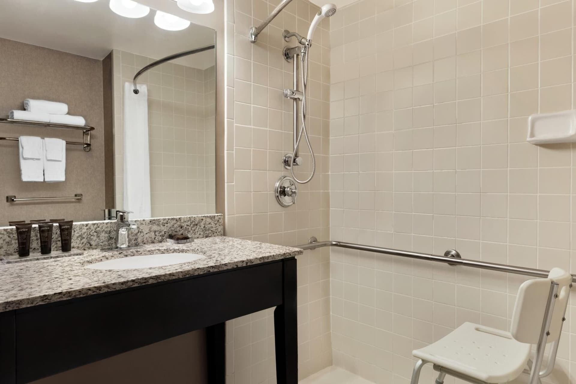 Wingate by Wyndham Cincinnati Blue Ash gallery photo in Blue Ash, OH — image 10