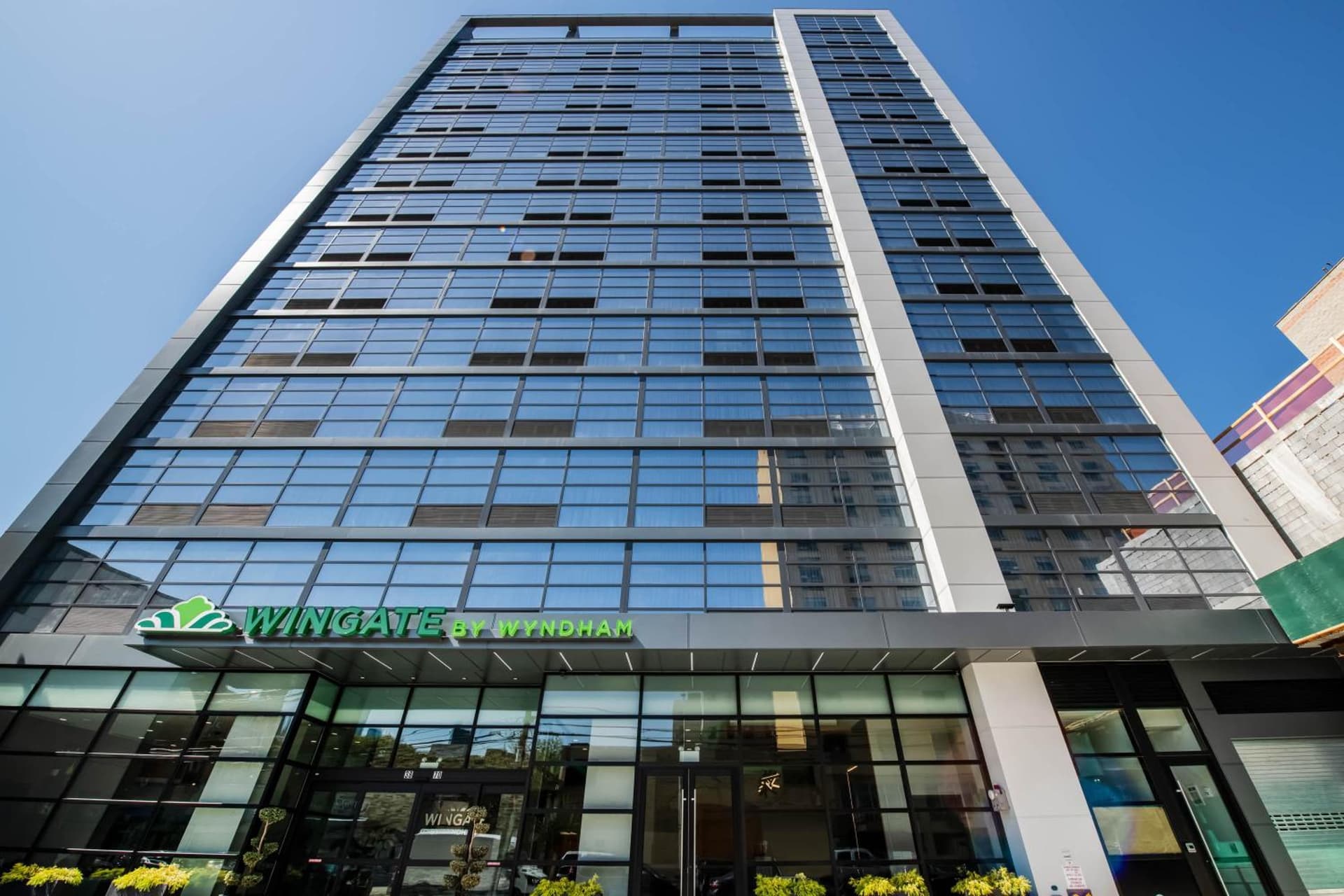 Wingate by Wyndham Long Island City interior in Queens, NY — gallery photo 2