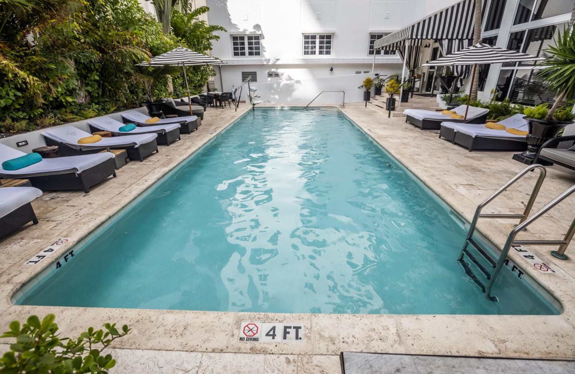 Hotel Croydon interior in Miami Beach, FL — gallery photo 2