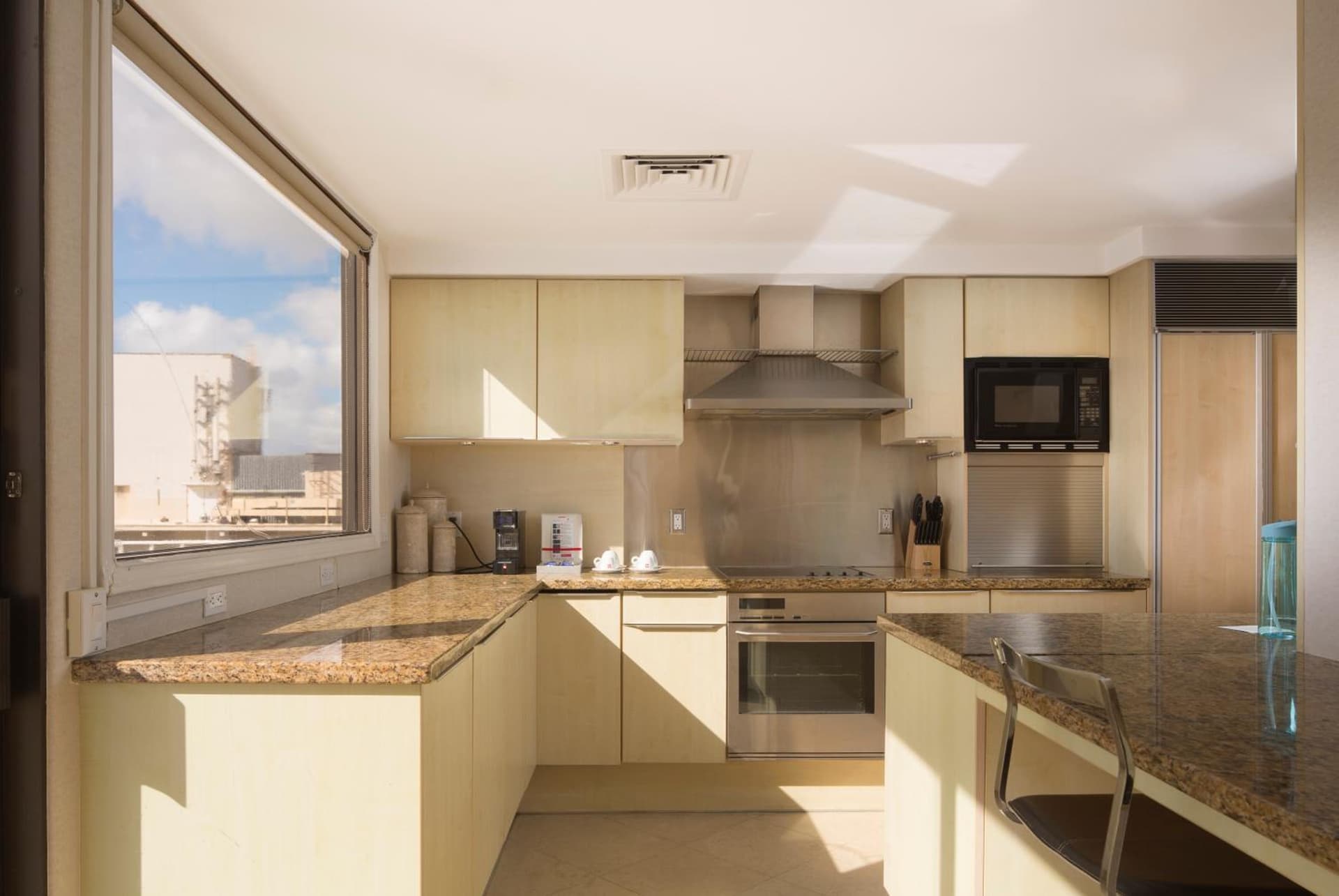 Lotus Honolulu at Diamond Head property views in Honolulu, HI — gallery photo 3