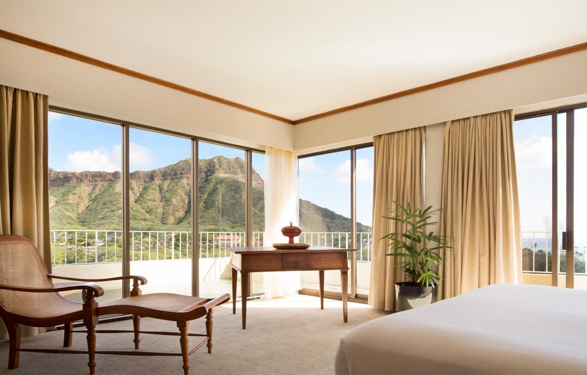 Lotus Honolulu at Diamond Head gallery photo in Honolulu, HI — image 9
