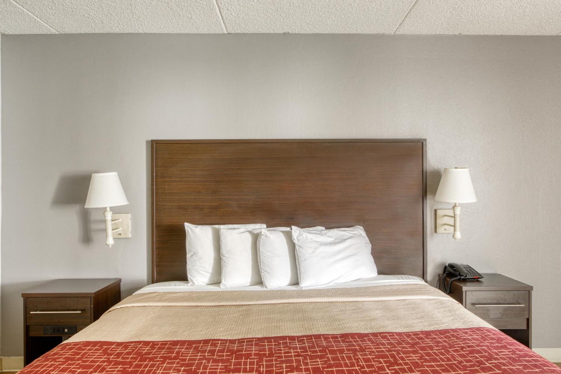 OYO Hotel Burlington South gallery photo in Burlington, NC — image 5