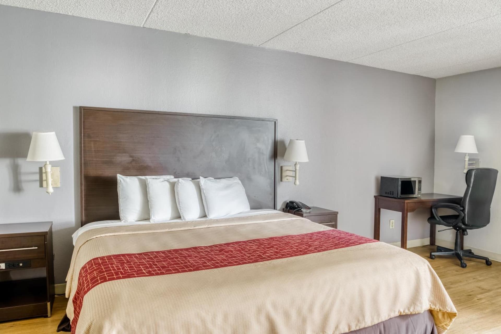 OYO Hotel Burlington South gallery photo in Burlington, NC — image 50