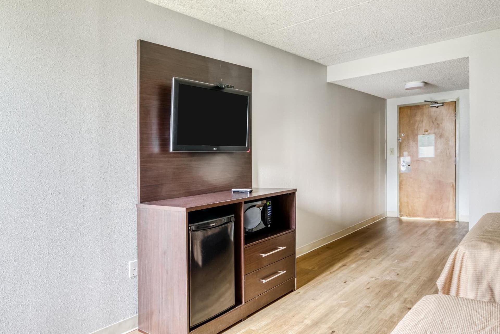 OYO Hotel Burlington South gallery photo in Burlington, NC — image 21